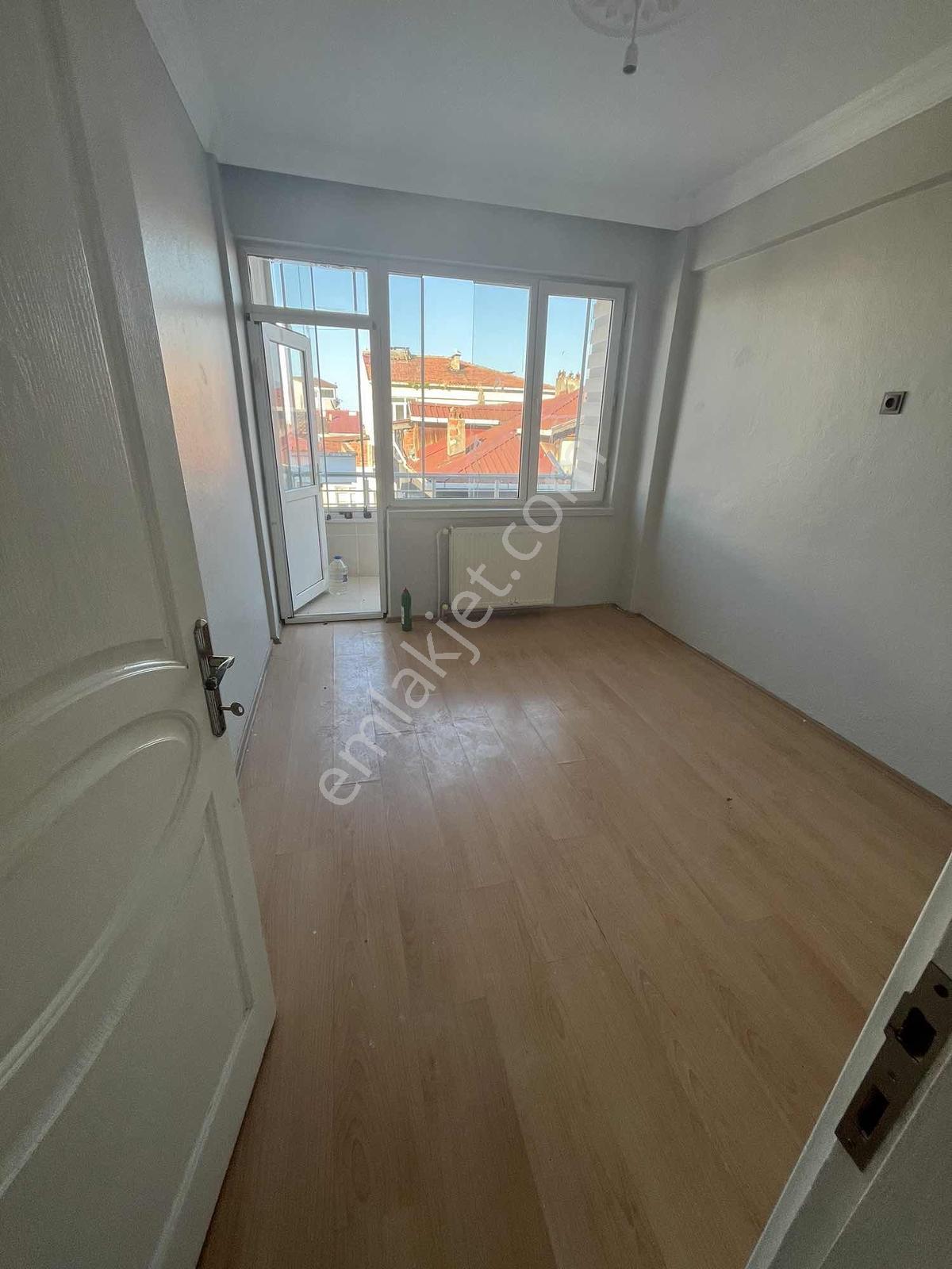 Bucak Mah. Merkezi Konum 2+1 Ayrı Mutfak Çift Wc Çift Balkon - Görsel 9