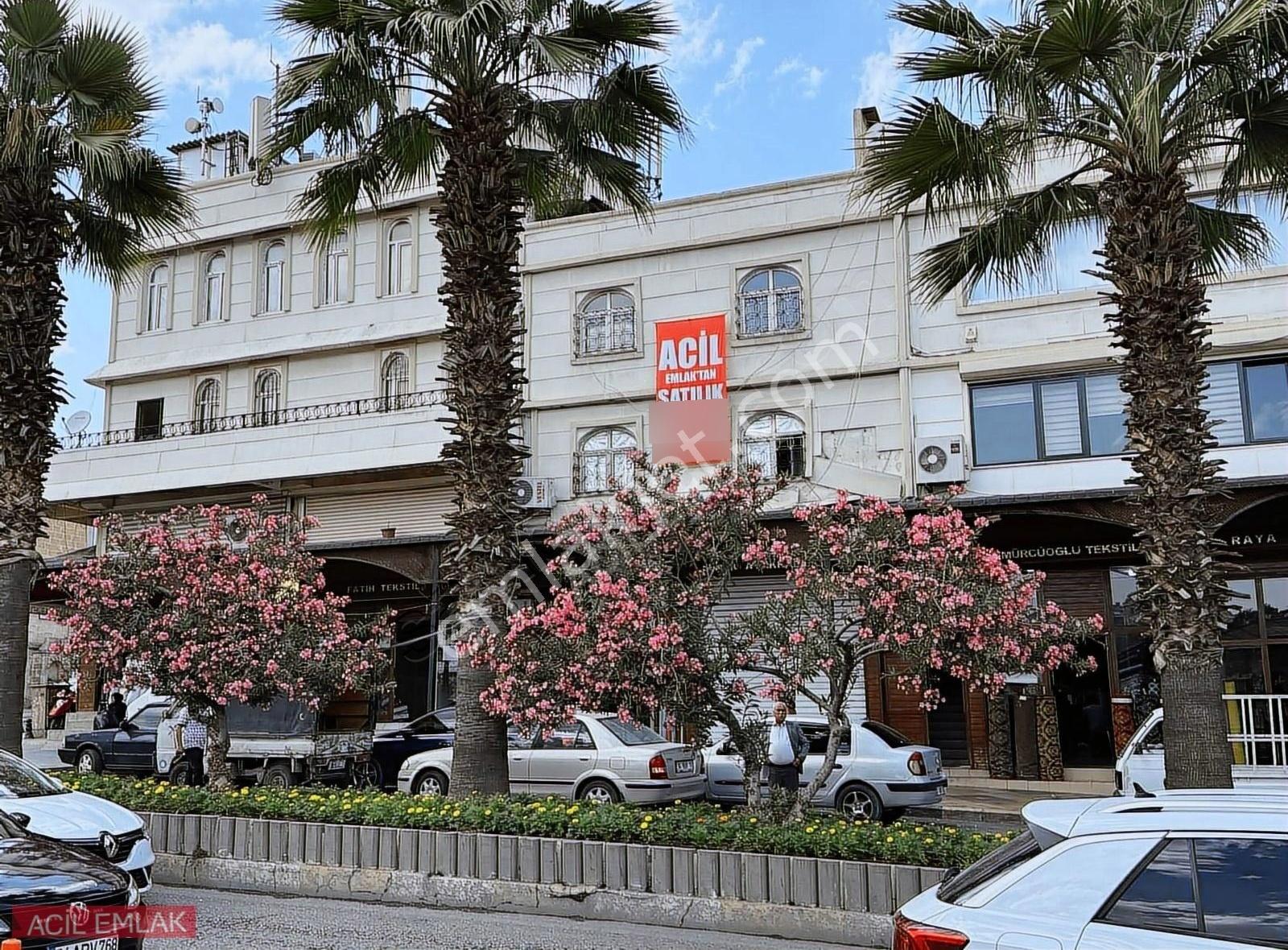 Acil Emlak'tan Çarşı'nın Göbeğin'de Satılık İş Yeri