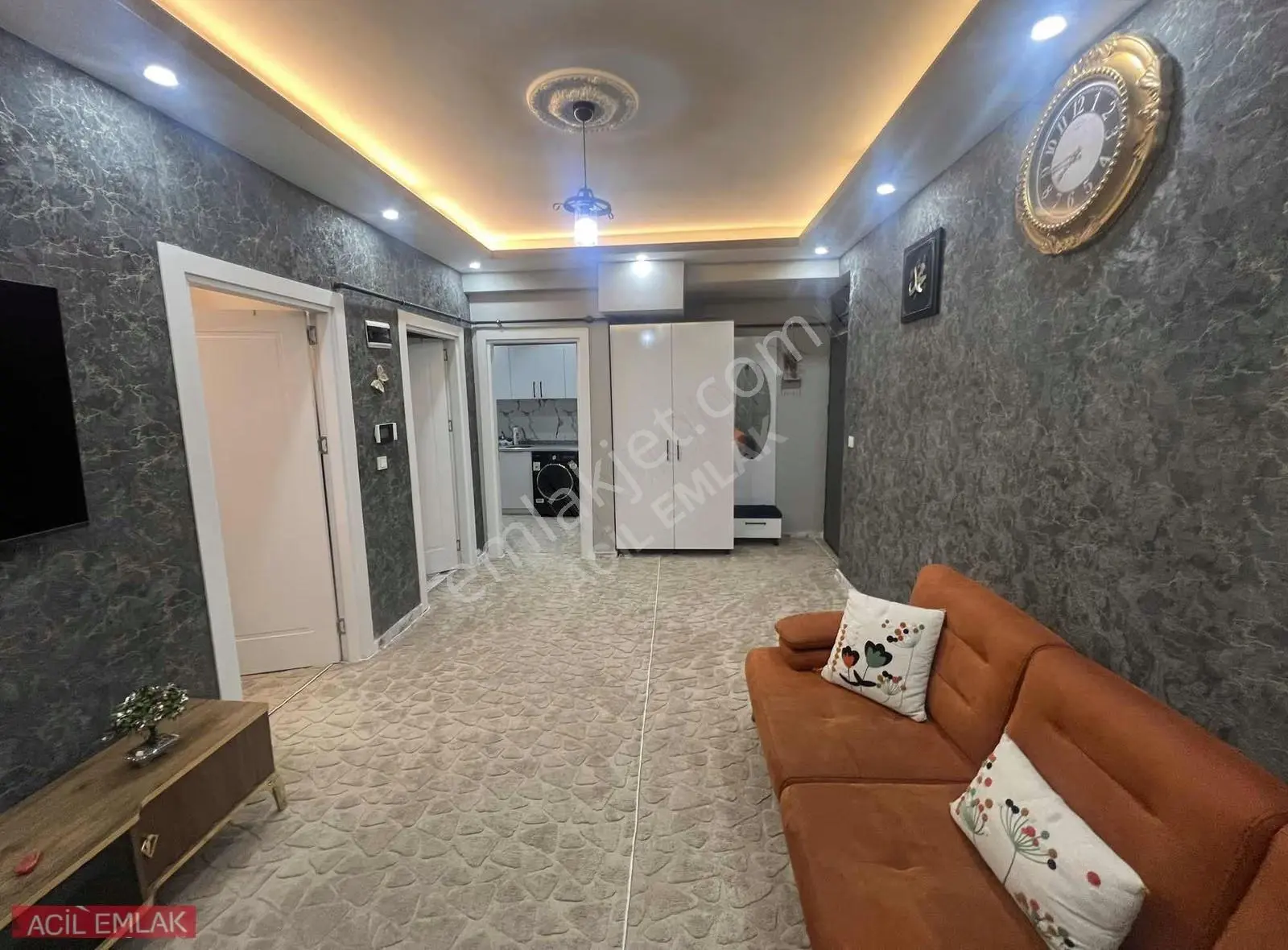 Acil Emlak Güvencesiyle Ahmet Ersevende 2+0 Temiz Yeni Giriş Kat