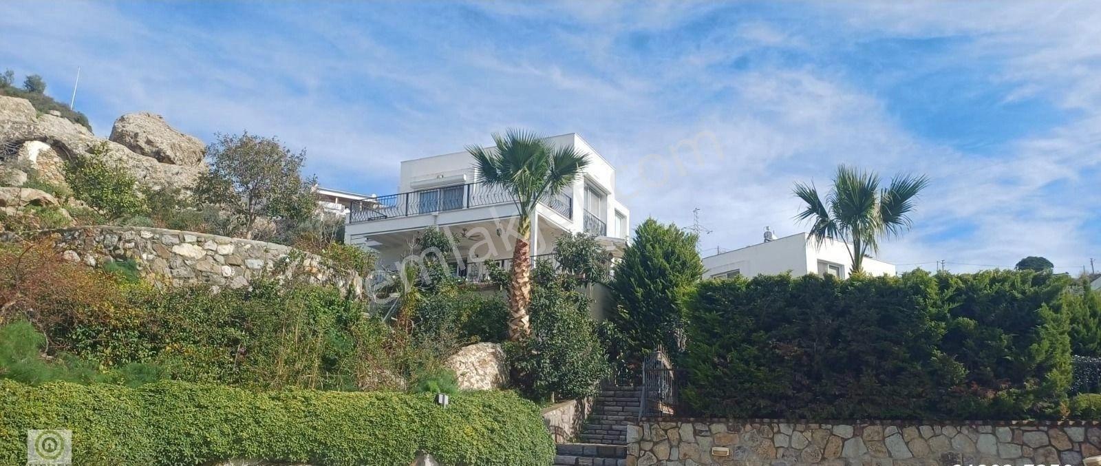Bodrum Yalıkavak'ta Deniz Manzaralı 5+1 Köşe Konumlu Villa - Görsel 7