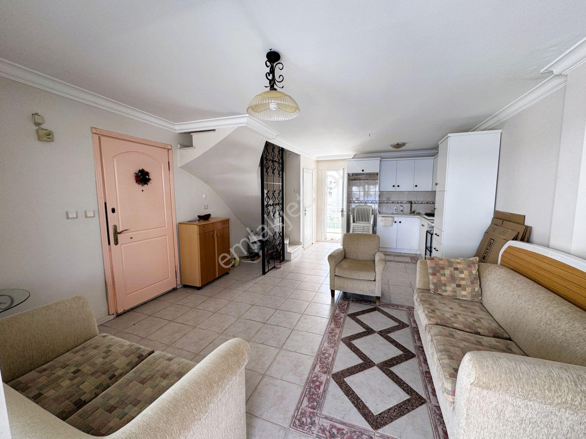 Kuşadası Karaova'da Denize Sıfır Konumda Kiralık Eşyalı Villa - Görsel 12