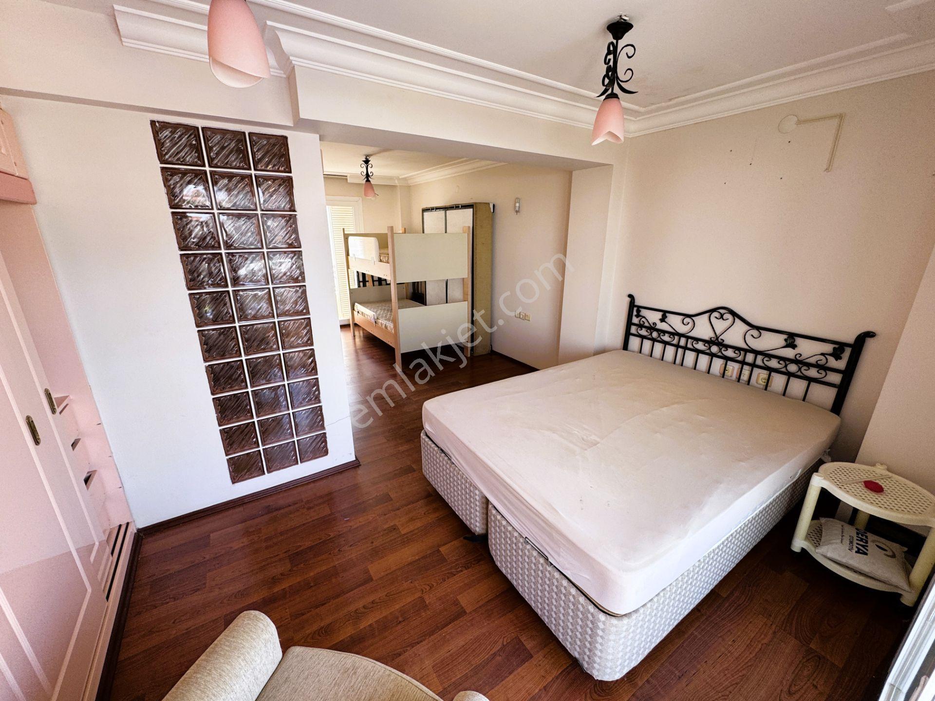Kuşadası Karaova'da Denize Sıfır Konumda Kiralık Eşyalı Villa - Görsel 15