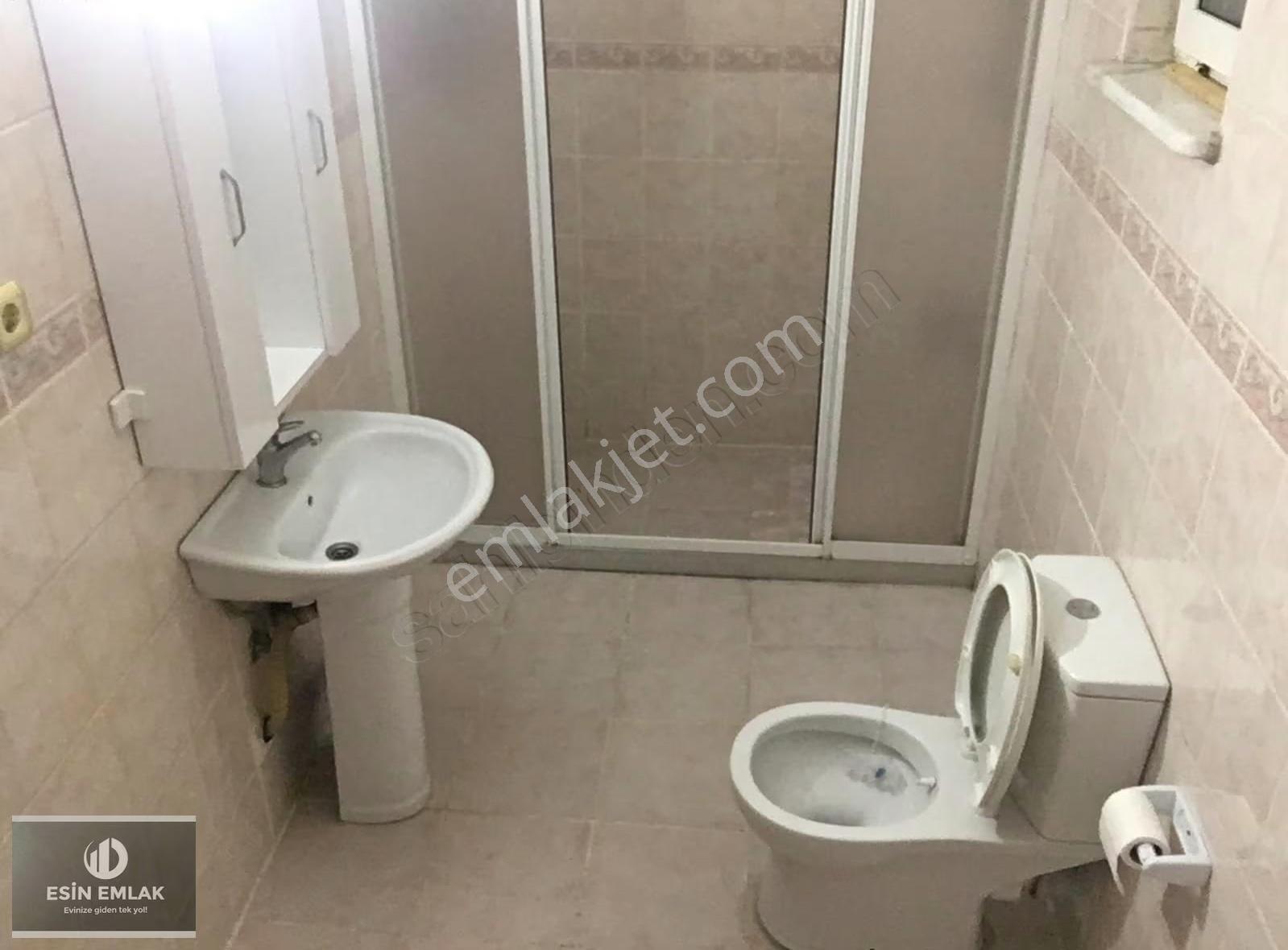 Topselvi Mah Balkonlu Ferah Geniş M2'li 3+1 Satılık Daire - Görsel 13