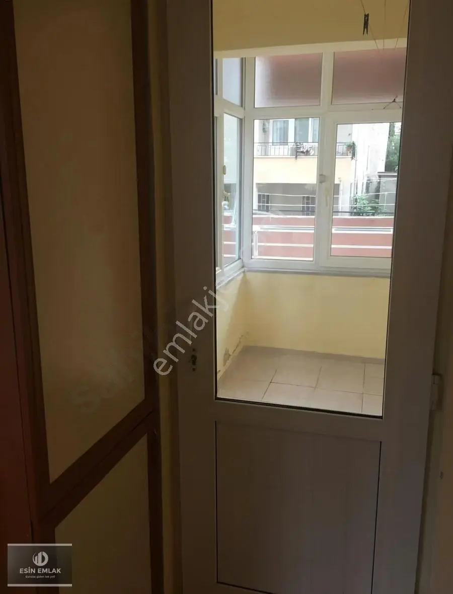Topselvi Mah Balkonlu Ferah Geniş M2'li 3+1 Satılık Daire - Görsel 7