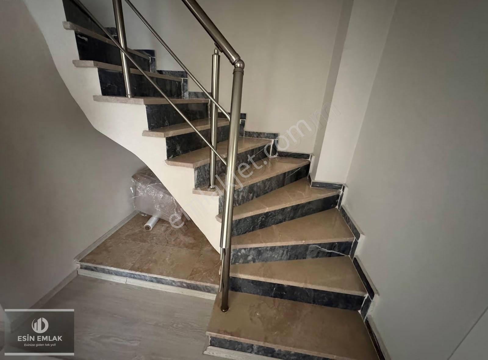 Köşklüçeşme Mah Geniş M2'li Ferah Teraslı 4+1 Dubleks Daire - Görsel 4
