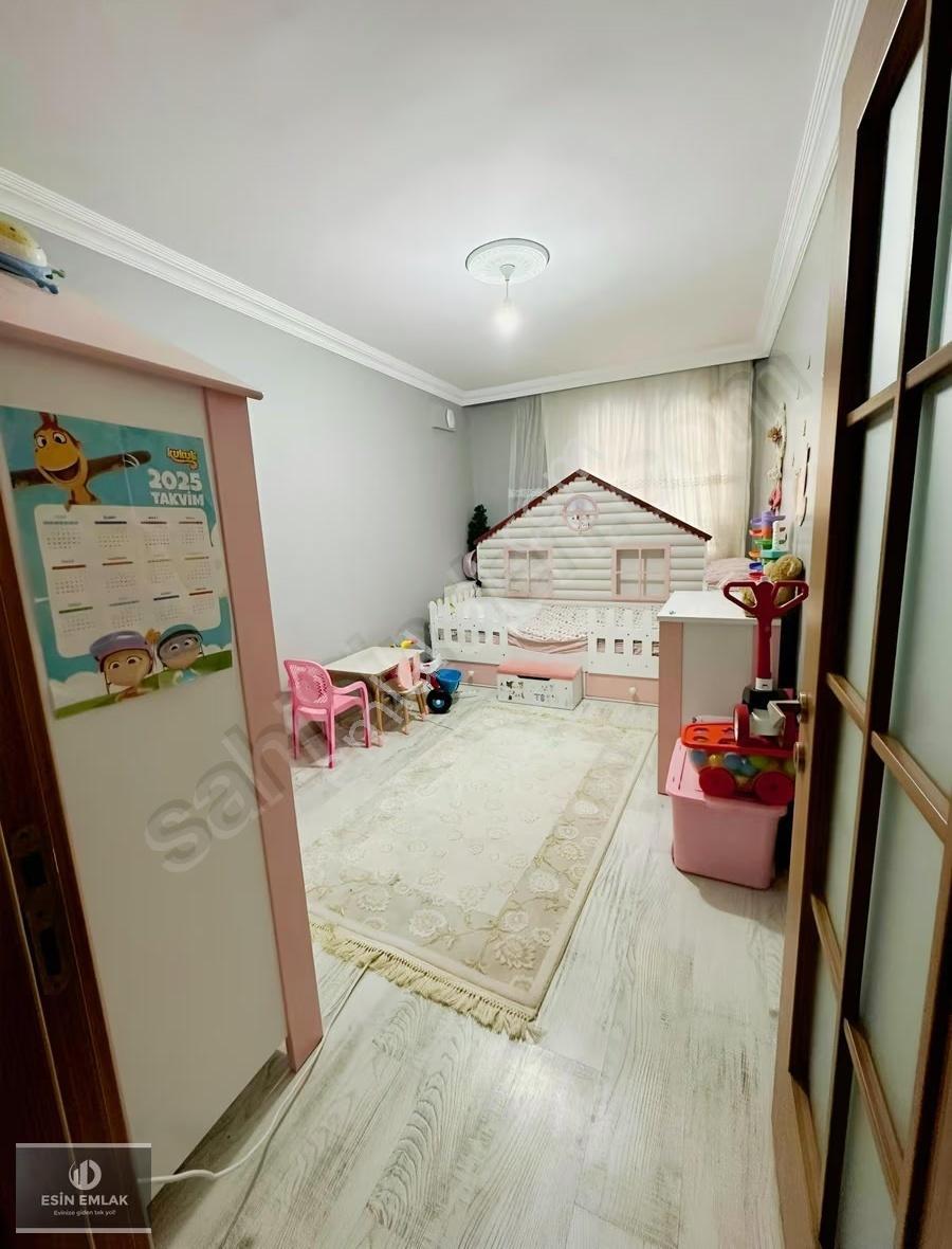 Tatlıkuyu Mah Balkonlu Geniş M2'li Ferah 4+1 Tersdubleks Daire - Görsel 17