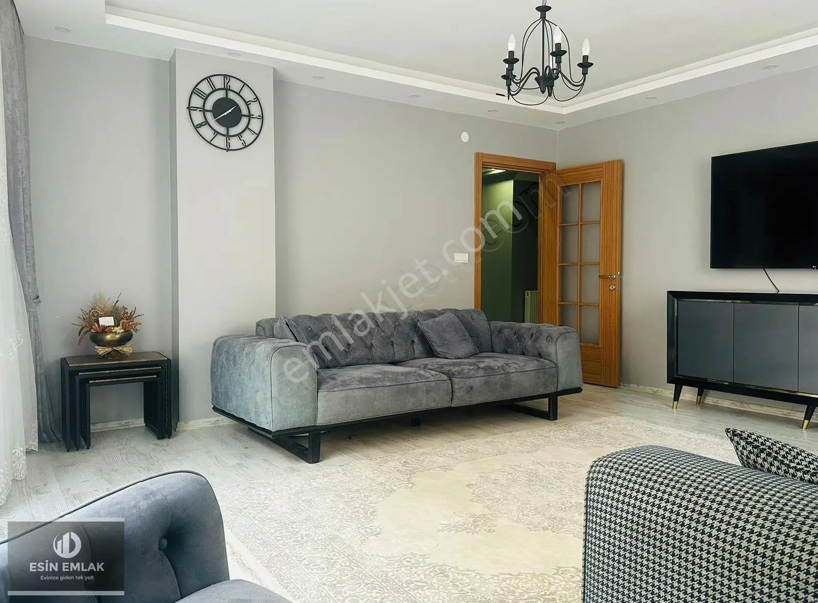 Tatlıkuyu Mah Balkonlu Geniş M2'li Ferah 4+1 Tersdubleks Daire - Görsel 4