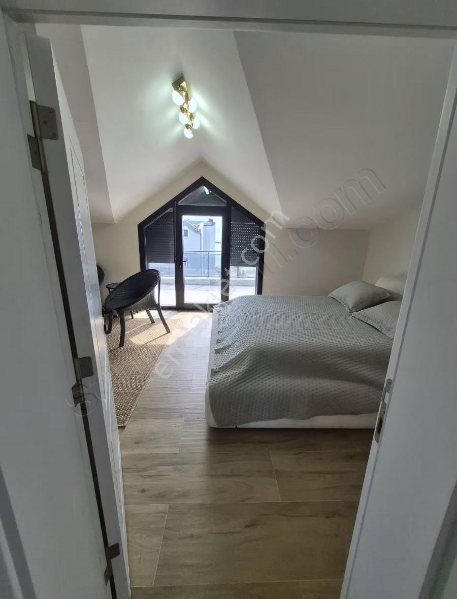 Ayvalık Altınova'da Denize Sıfır Full Eşyalı 5+1 Lüks Villa - Görsel 8