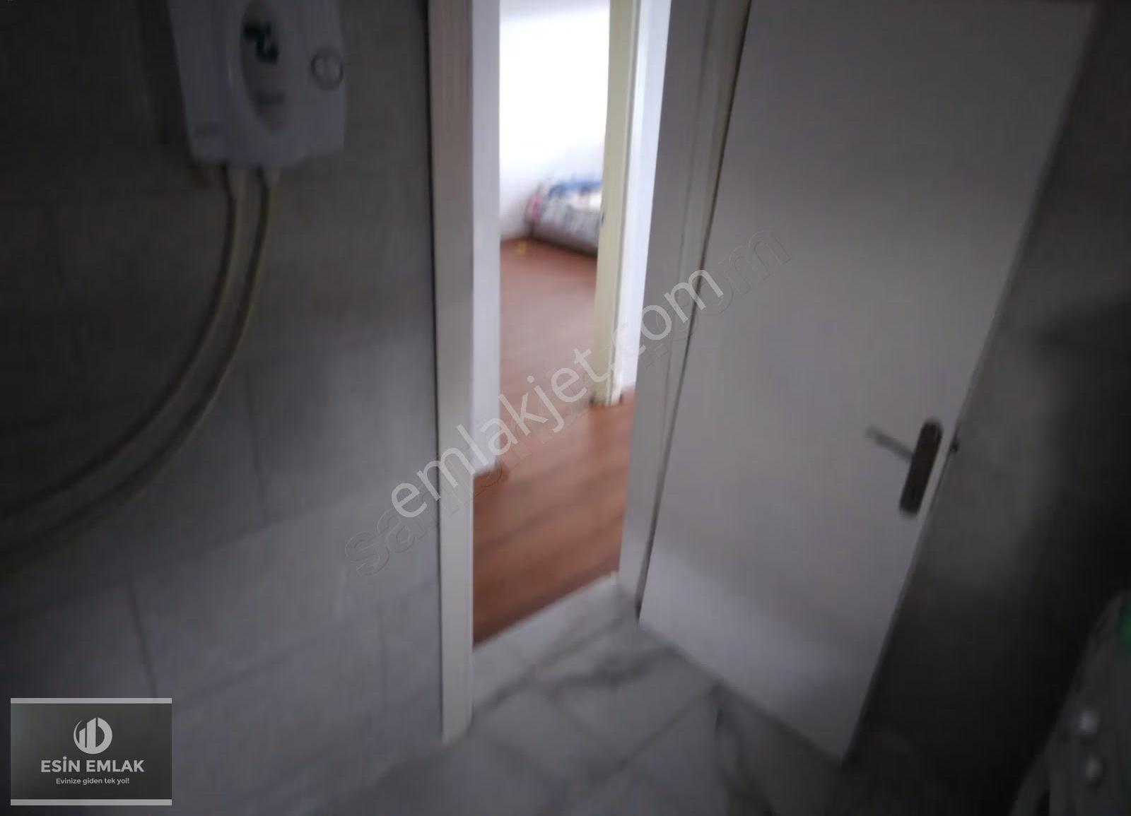 Esenyalıda 4 Yola Yakın 1+1 Satılık Çatı Katı - Görsel 11
