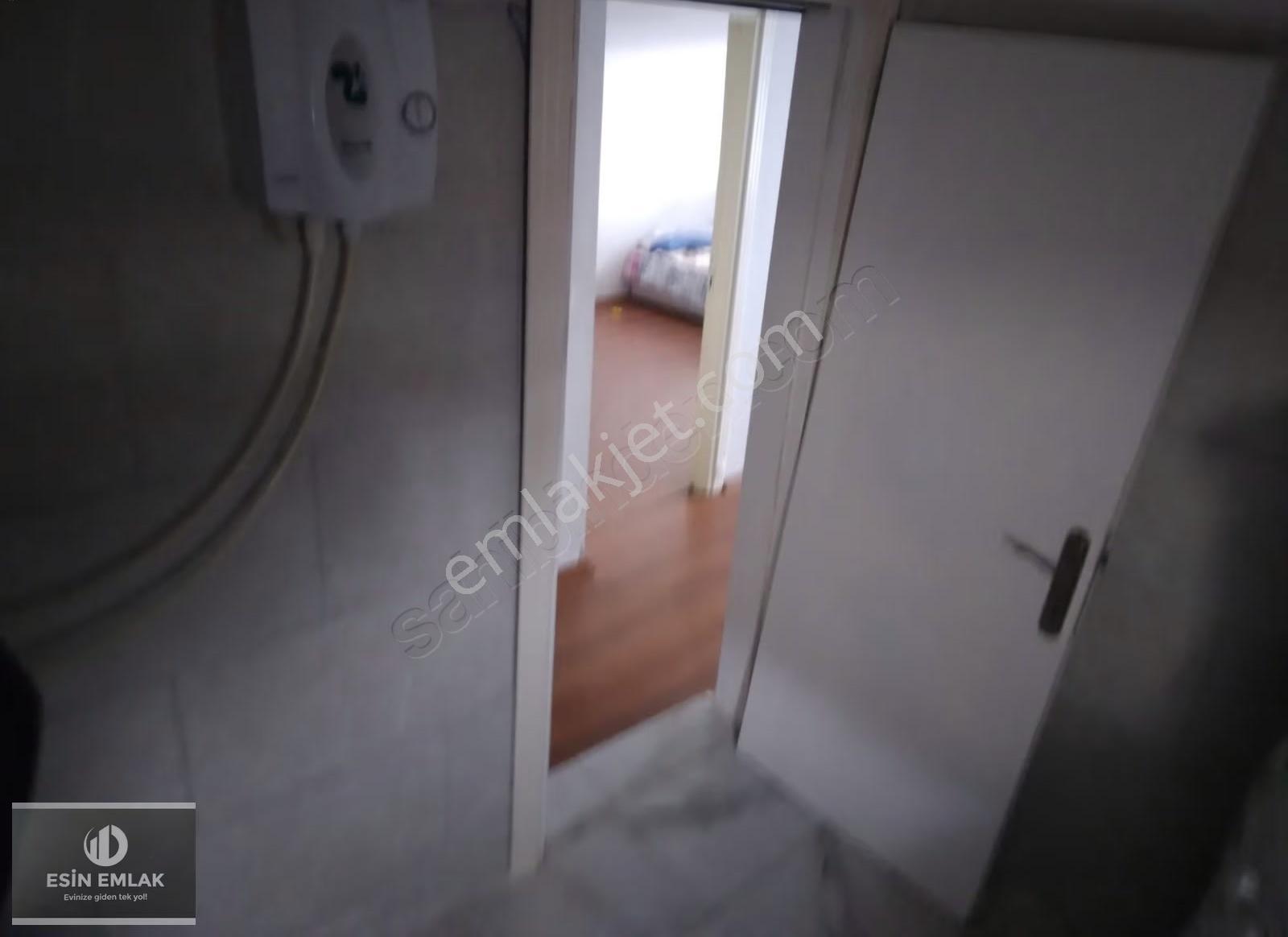 Esenyalıda 4 Yola Yakın 1+1 Satılık Çatı Katı - Görsel 12