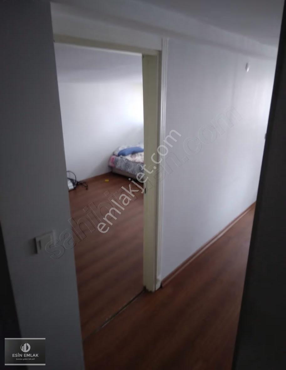 Esenyalıda 4 Yola Yakın 1+1 Satılık Çatı Katı - Görsel 2