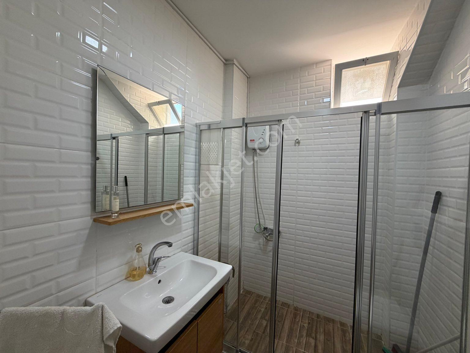 Arve'den Menderes Mahallesi Soli Sitesinde Full Eşyalı Kiralık 1+1 - Görsel 16