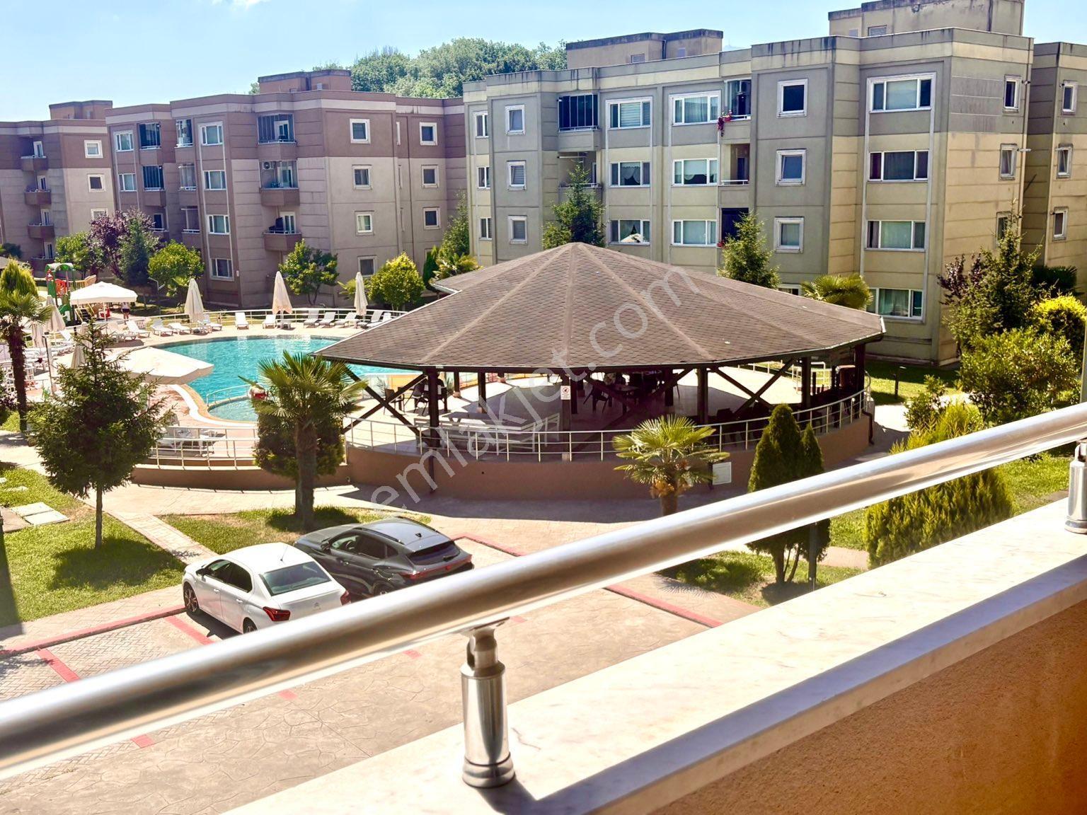 İztop Park Evleri 830 Ada Kiralık Havuz Cepheli Ara Kat 3+1 Daire