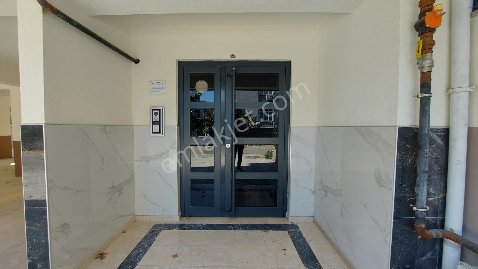 Körfez Güney Mahallesi Satılık Ön Cephe 2+1 Sıfır Dubleks Daire - Görsel 2