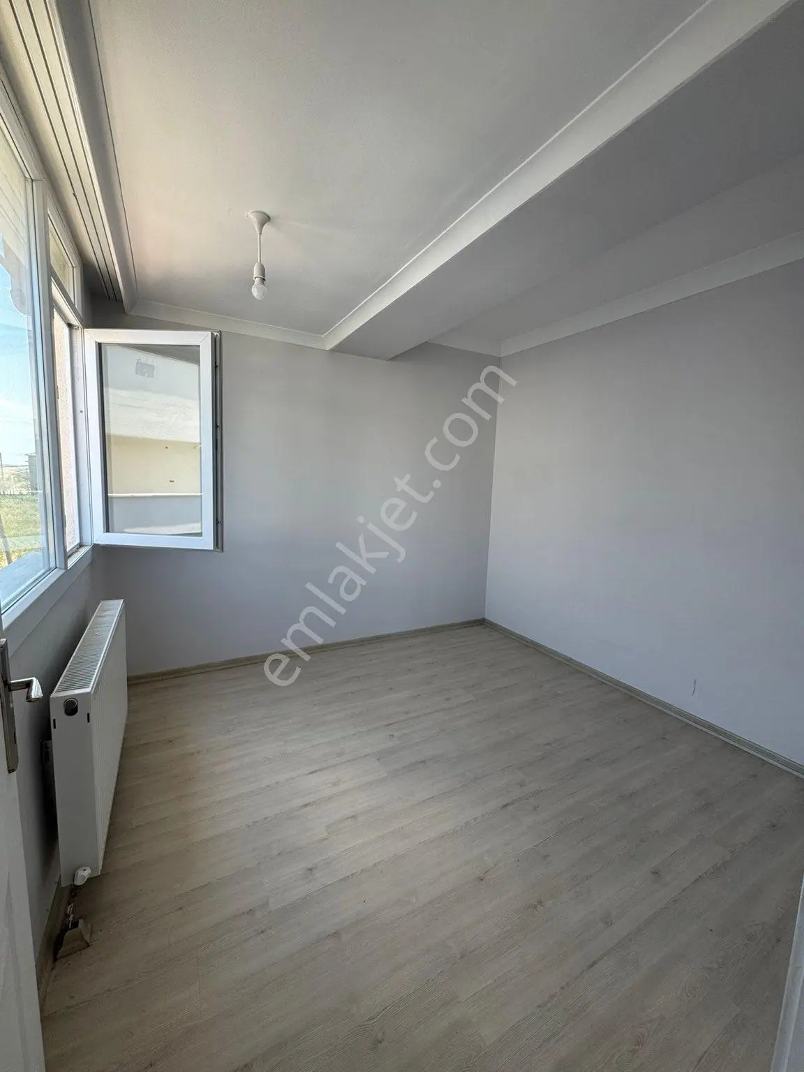 Havuzlar Mahallesinde Kiralık 1+1 Daire Teraslı - Görsel 5