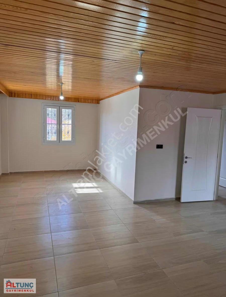 Altunç Tan Fındıklı Yaylasında Müstakil 2 Katlı Yayla Evi - Görsel 24