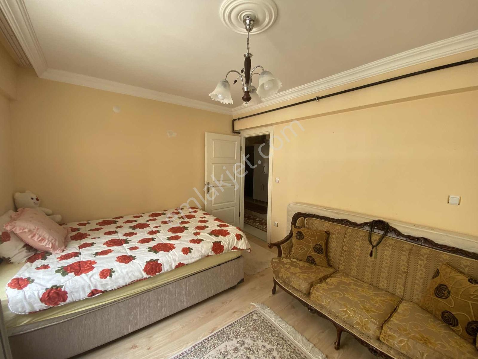 Türkan Emlaktan Çarşı Merkezinde Eşyalı 2+1 Kiralık - Görsel 6