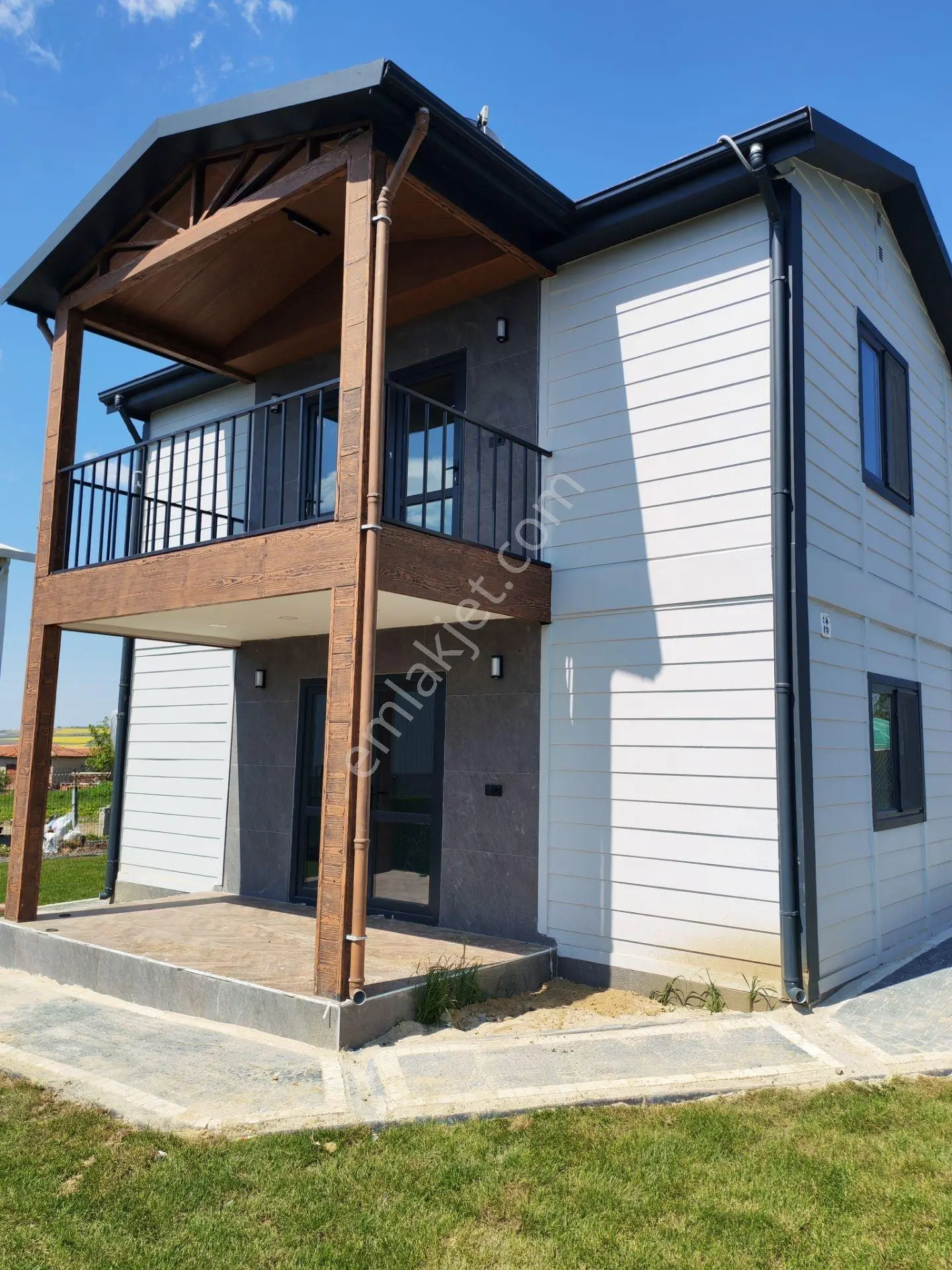 Tekirdağ Akçahalil Köyünde 395 M2 Arsa İçinde Dubleks Villa