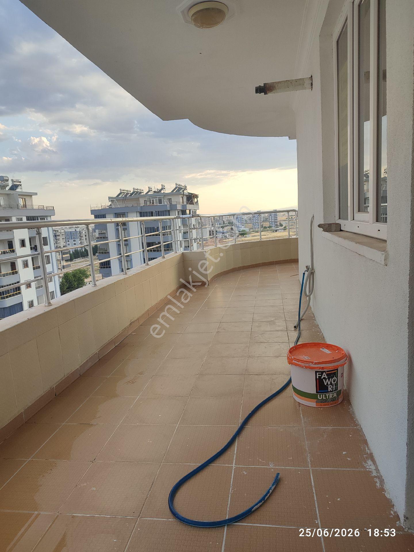 Cumhuriyet Mahallesi'nde Kiralık 4+1 Daire - Görsel 15