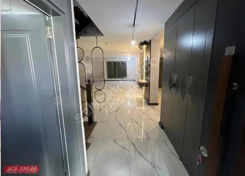 Acil Emlaktan Çamlıyaylada Ultra Lüks Full+full Villa - Görsel 26