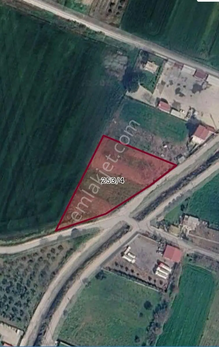 Helvacı'da Yola Cepheli Satılık Arsa