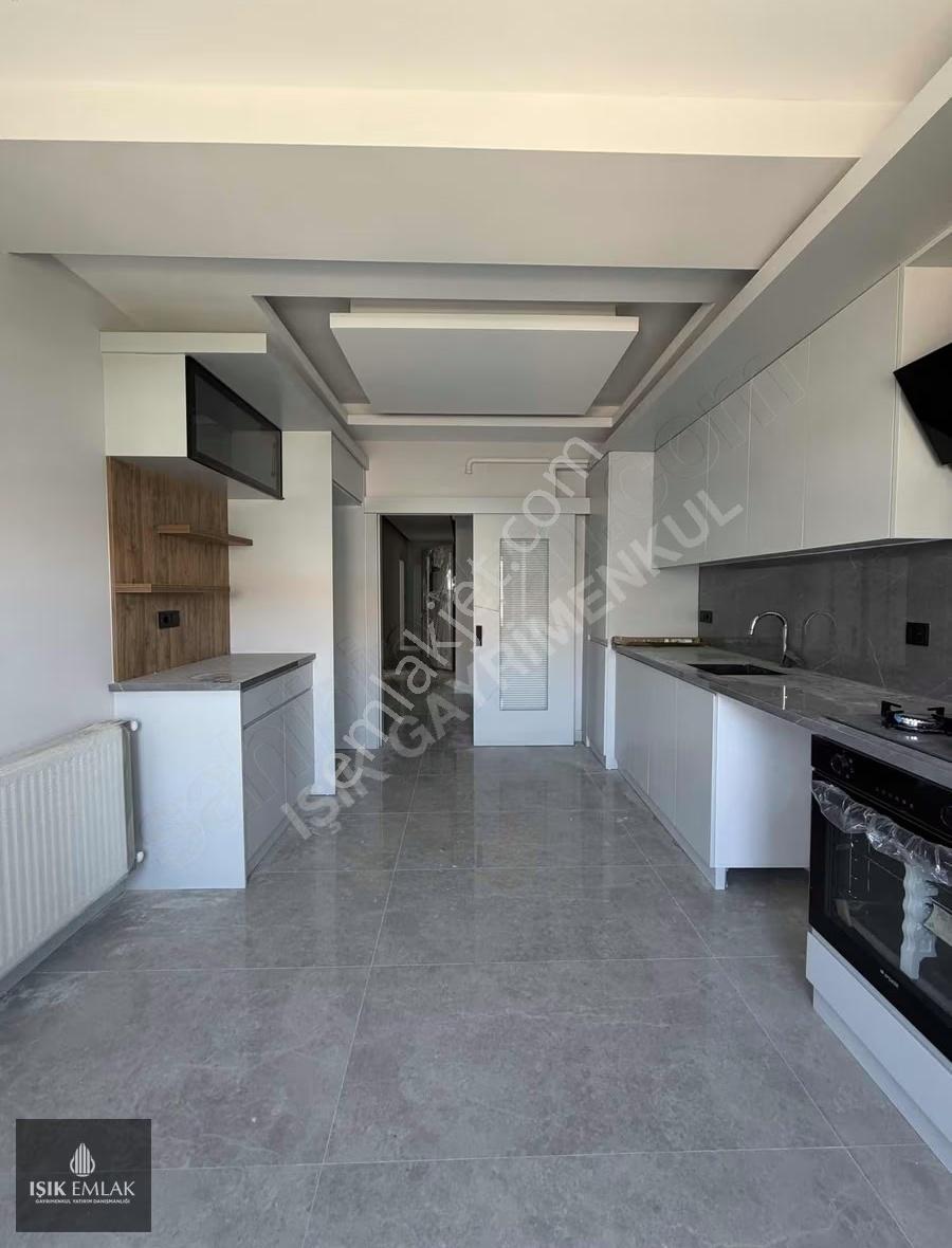 Işık Gayrimenkul'den Kiralık Gölet Mevkiinde Super Lux Daire - Görsel 2