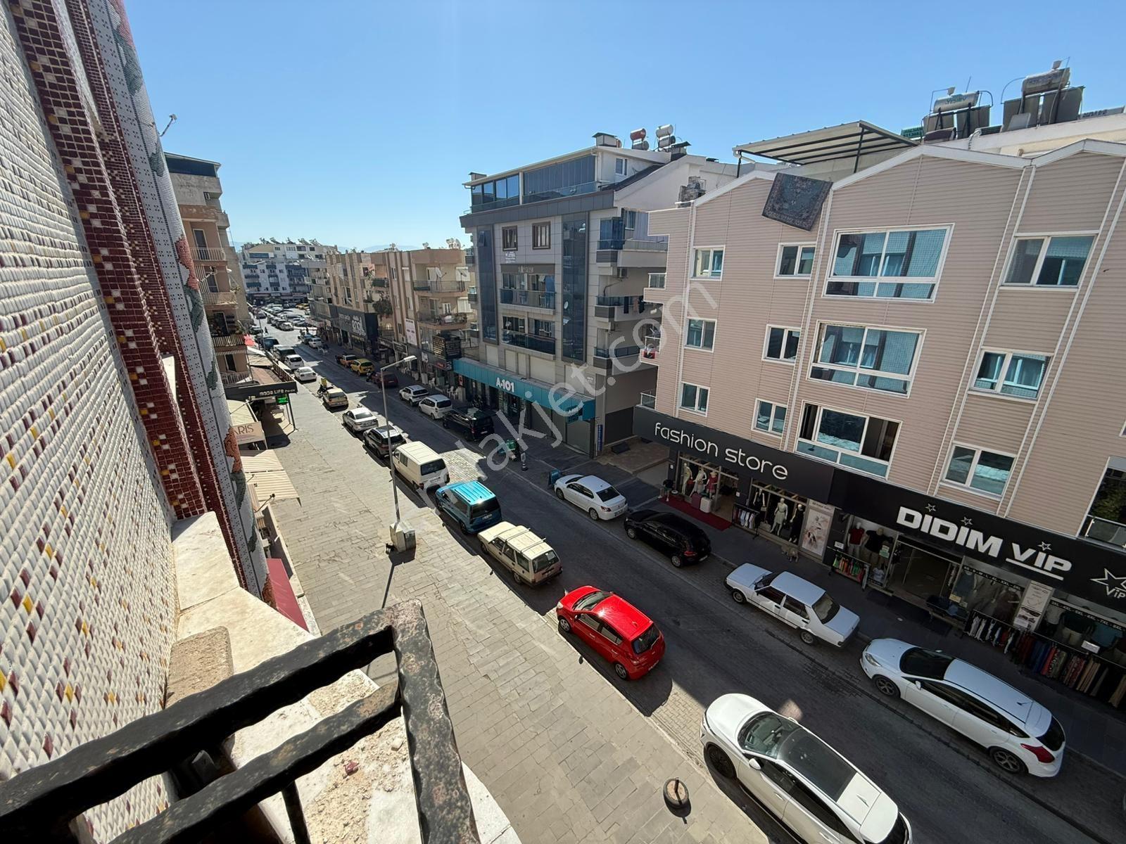 Didim Kurtuluş Caddesi'nde Merkezi Konumda Kiralık 2+1 Daire - Görsel 8