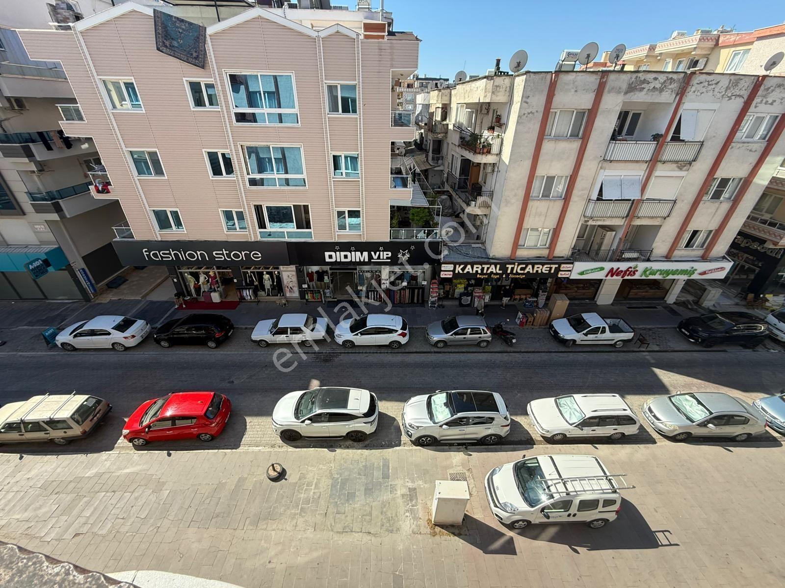 Didim Kurtuluş Caddesi'nde Merkezi Konumda Kiralık 2+1 Daire - Görsel 5