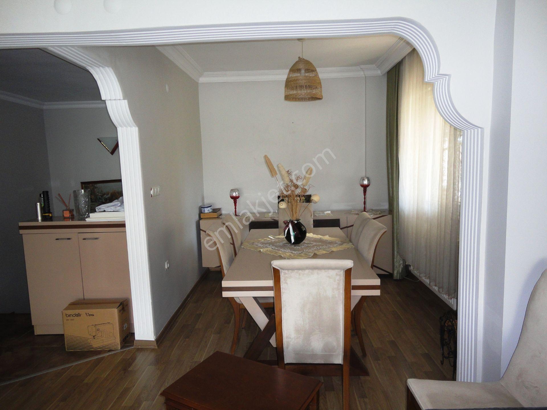Çekmeköy Işık Sitesi 140m2 Mobilyalı Beyaz Eşyalı Kiralık 3+1 - Görsel 5