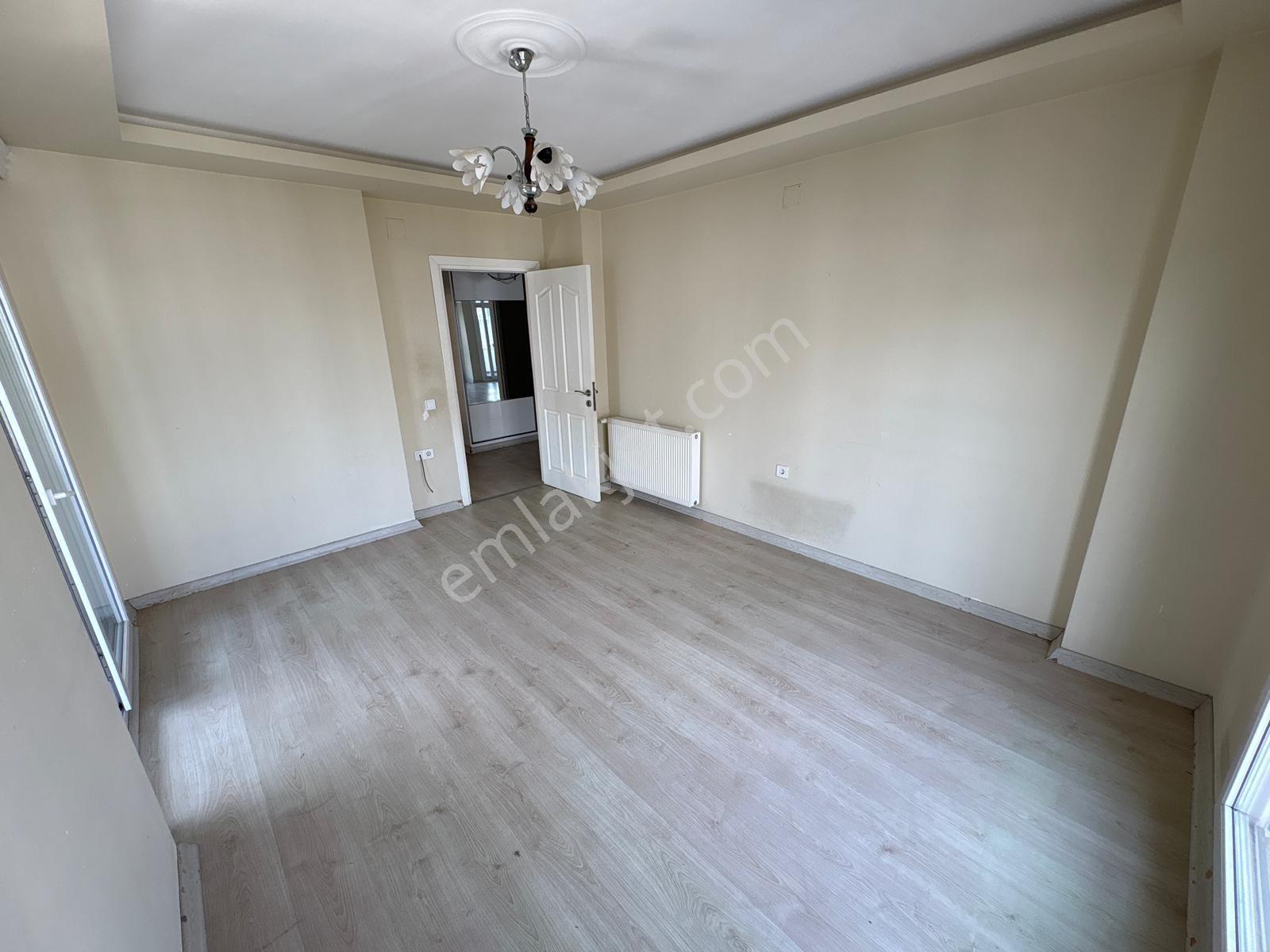 Yurt Mah. Yeşil Fırın Cıvarı 3+1 K.mutfak D.gazlı Kiralık Daire - Görsel 21