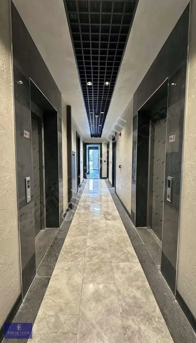 Atakum'un Kalbinde Anayola Cephe Ultra Lüks 2+0 İşyeri / Ofis