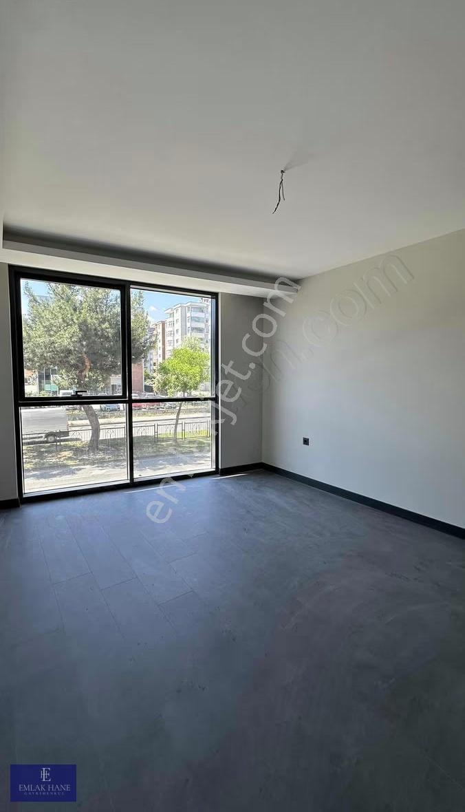 Atakum'un Kalbinde Anayola Cephe Ultra Lüks 2+0 İşyeri / Ofis - Görsel 3