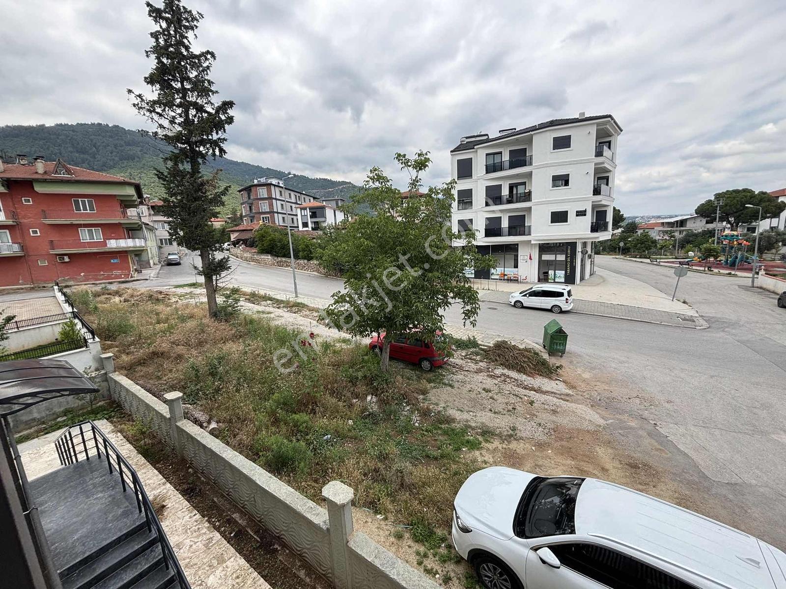 Servergazide Başağa Yakın Lüks Ara Kat Daire - Görsel 13