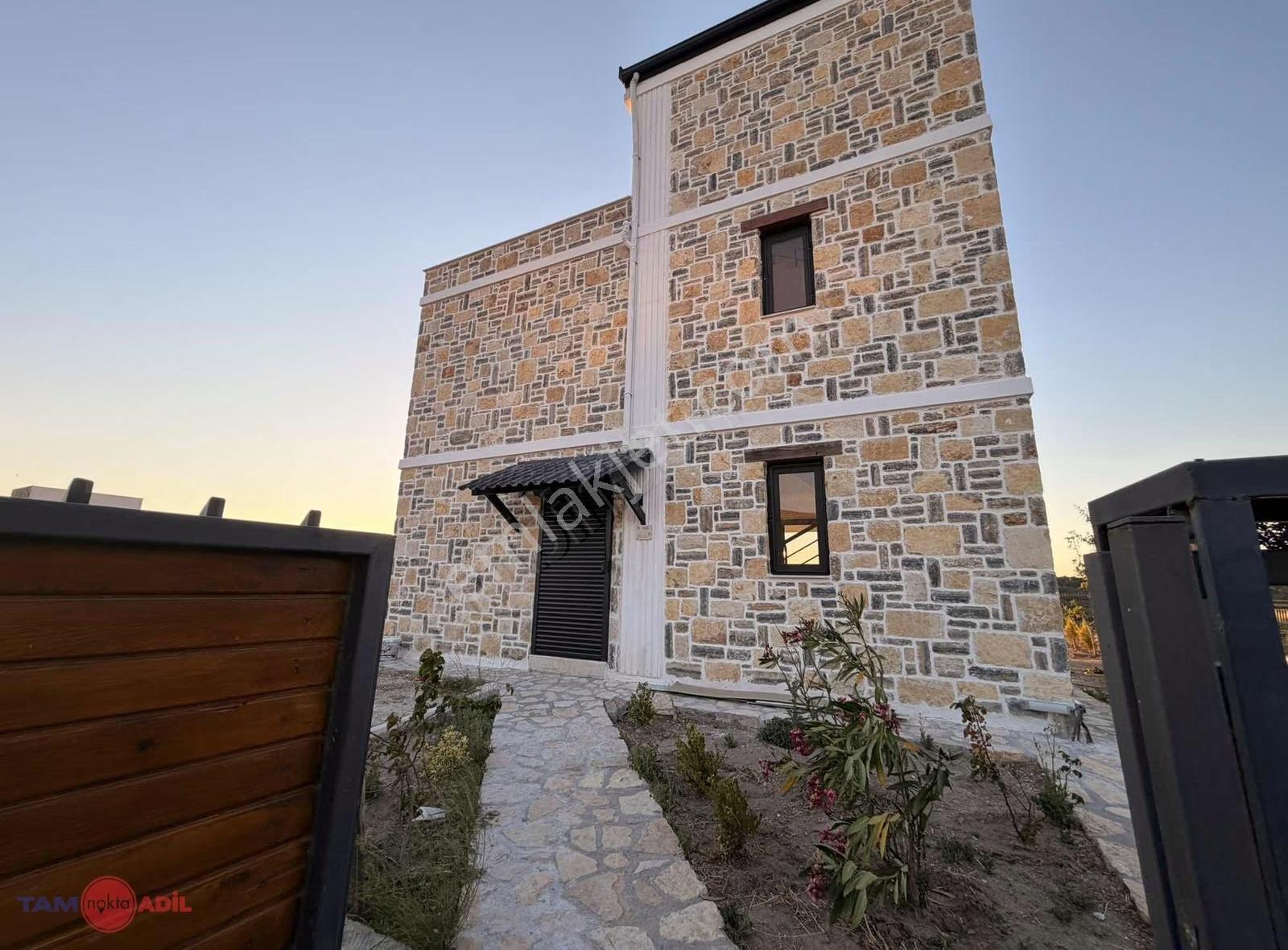 Dikili Bademlide Taş Mimarili Satılık Müstakil Villa - Görsel 17
