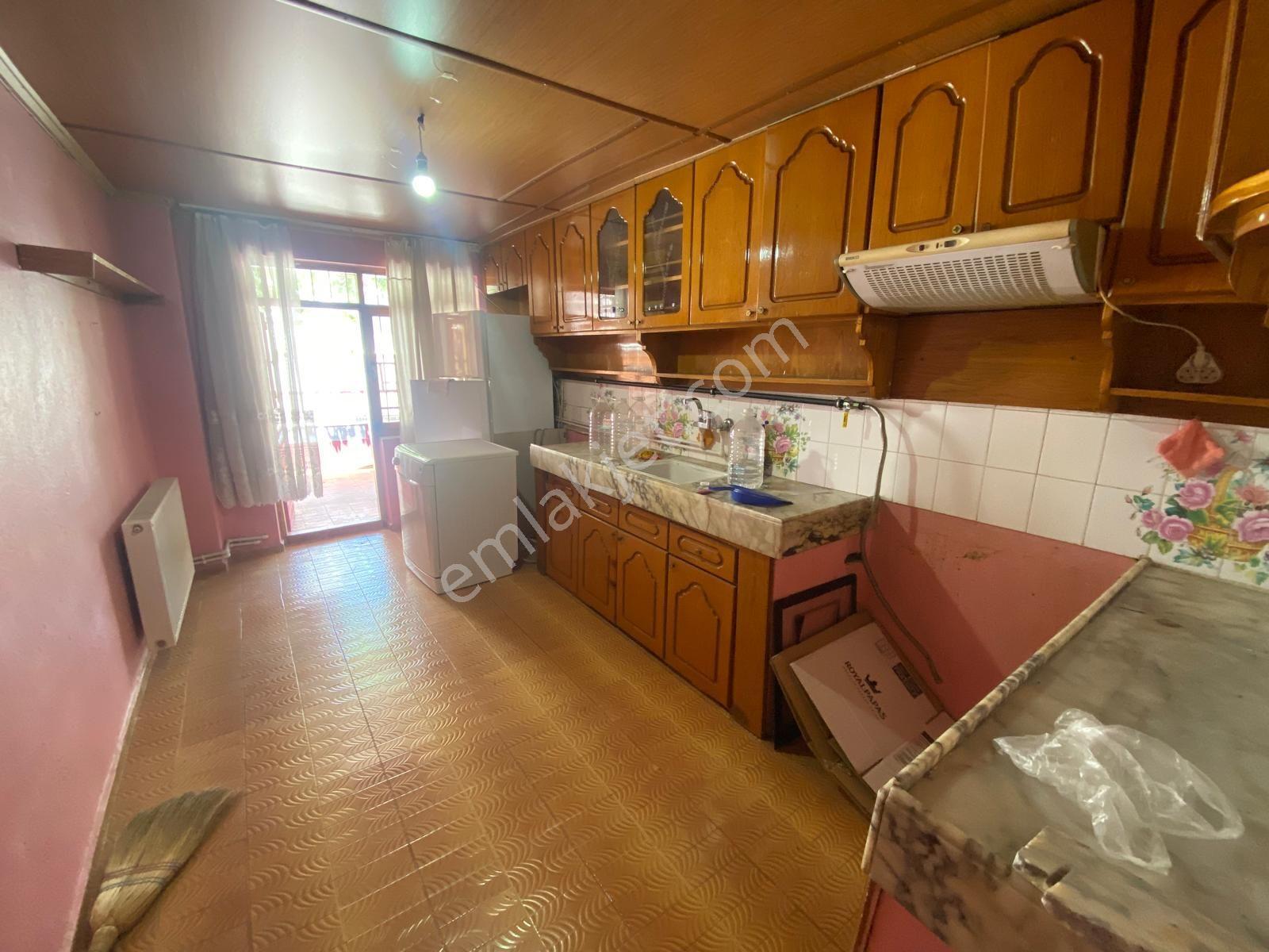 Karabağlar Selvi'lı Mh Satlık 3 Katlı Bina - Görsel 5