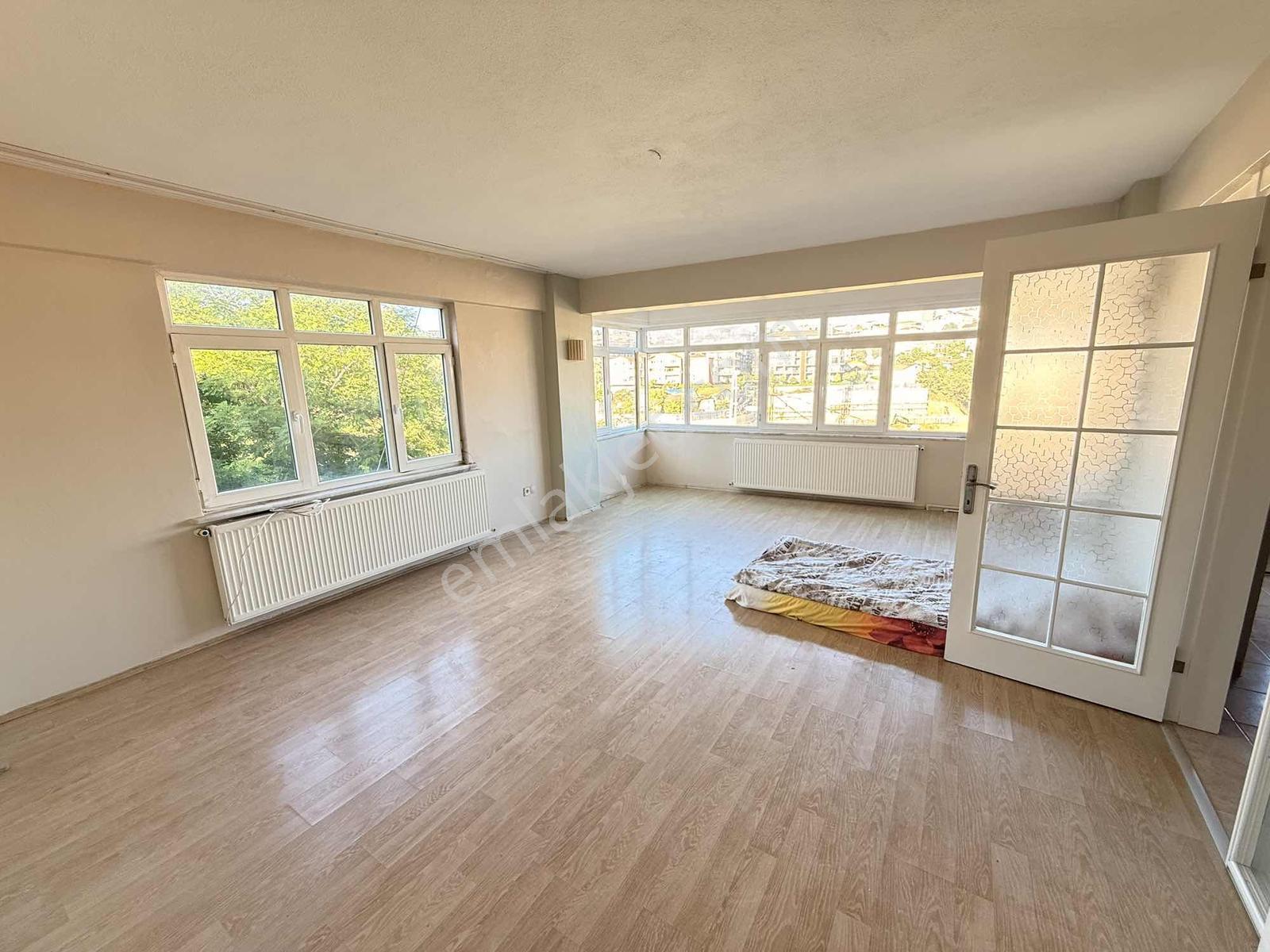 Sarıyer Çamlıtepede Kiralık Geniş Şehir Manzaralı 3+1 Daire - Görsel 9
