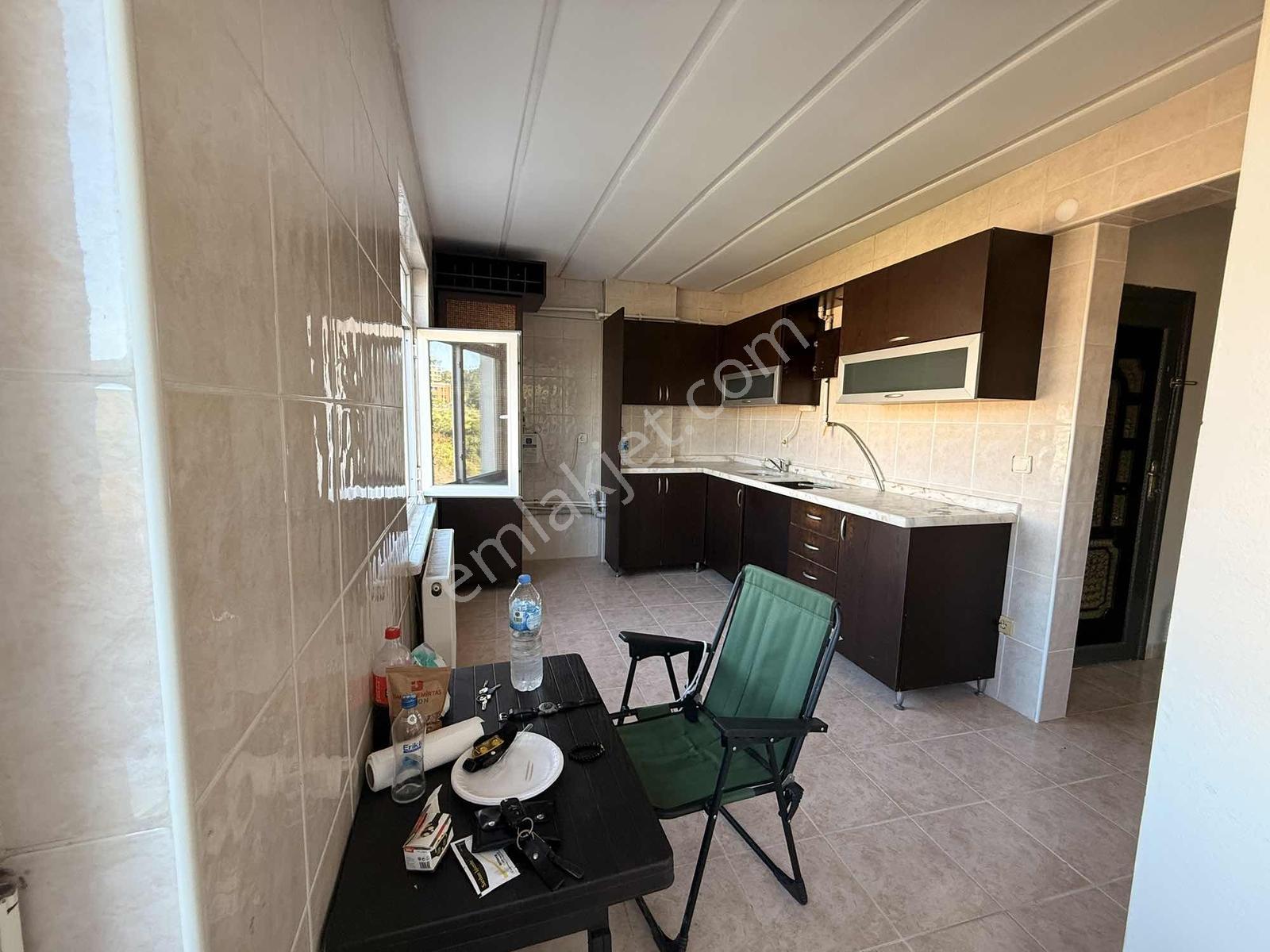 Sarıyer Çamlıtepede Kiralık Geniş Şehir Manzaralı 3+1 Daire - Görsel 24