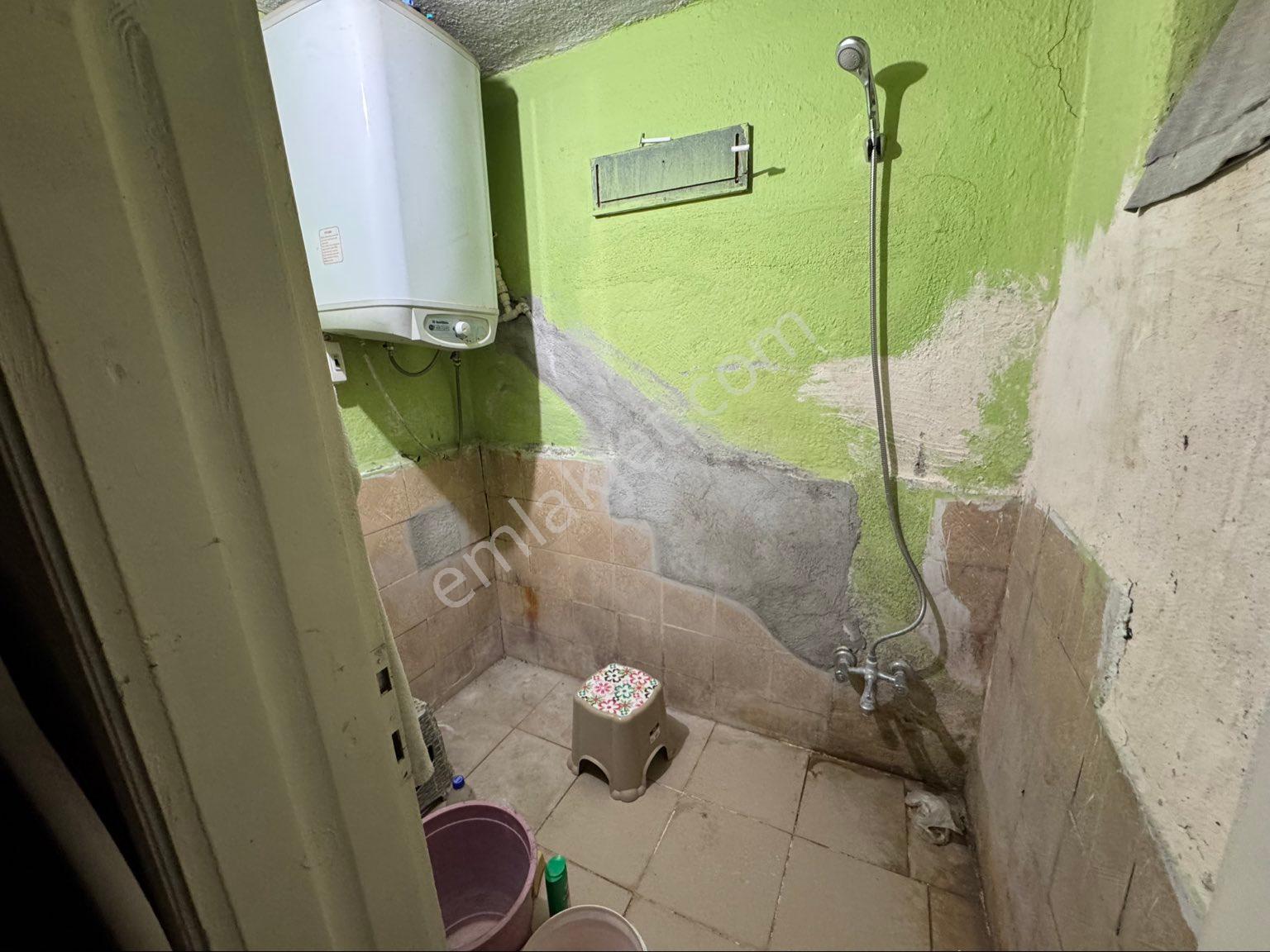 İzmir Bergama Kozluca Mah. 458 M² Masrafsız İçinde Hayvan Ağılı Bulunan Köy Evi - Görsel 11