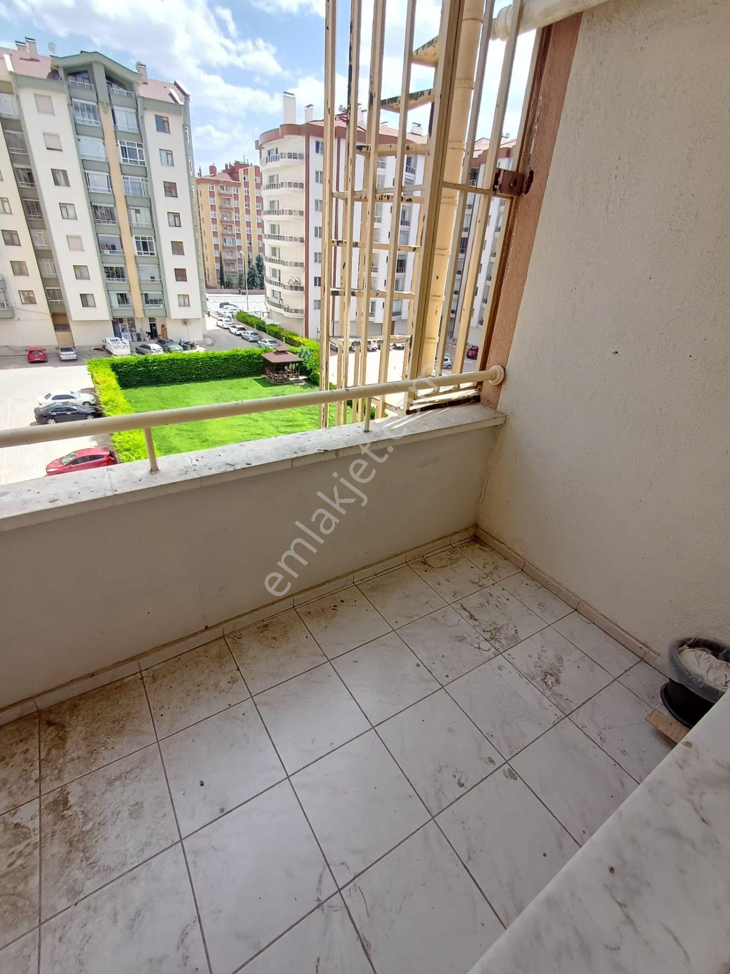 Emrah Çiftci'den Selçuklu Yazır Mah.tramvay Hattı Yanı Selvi Sit.satılık 3+1 Kombili Daire - Görsel 17