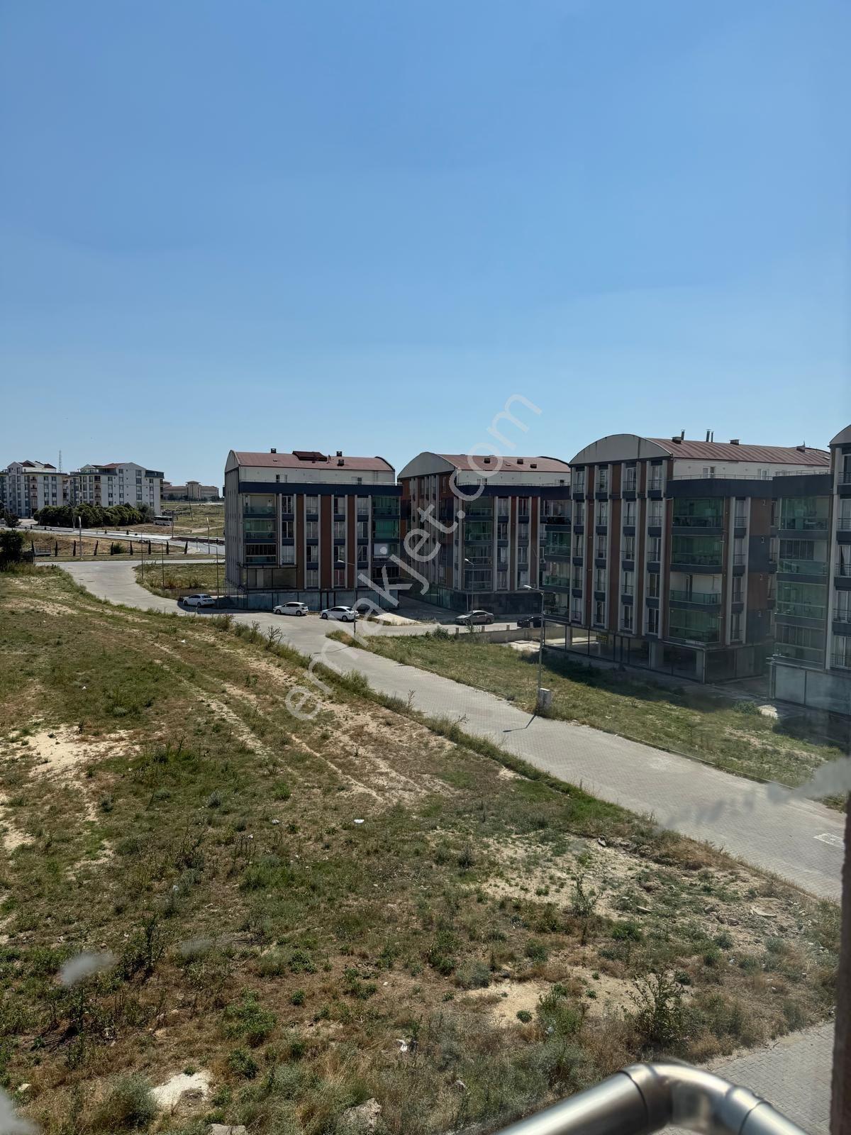 Üniversite Yolu Üzerinde Eşyalı Kiralık 2+0 Daire - Görsel 13