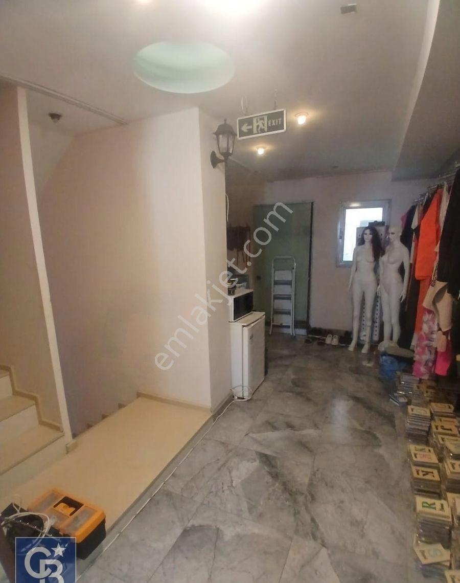 Ortaköy'de Boğaz Manzaralı, 5 Katlı Komple Bina Devren Kiralık - Görsel 3