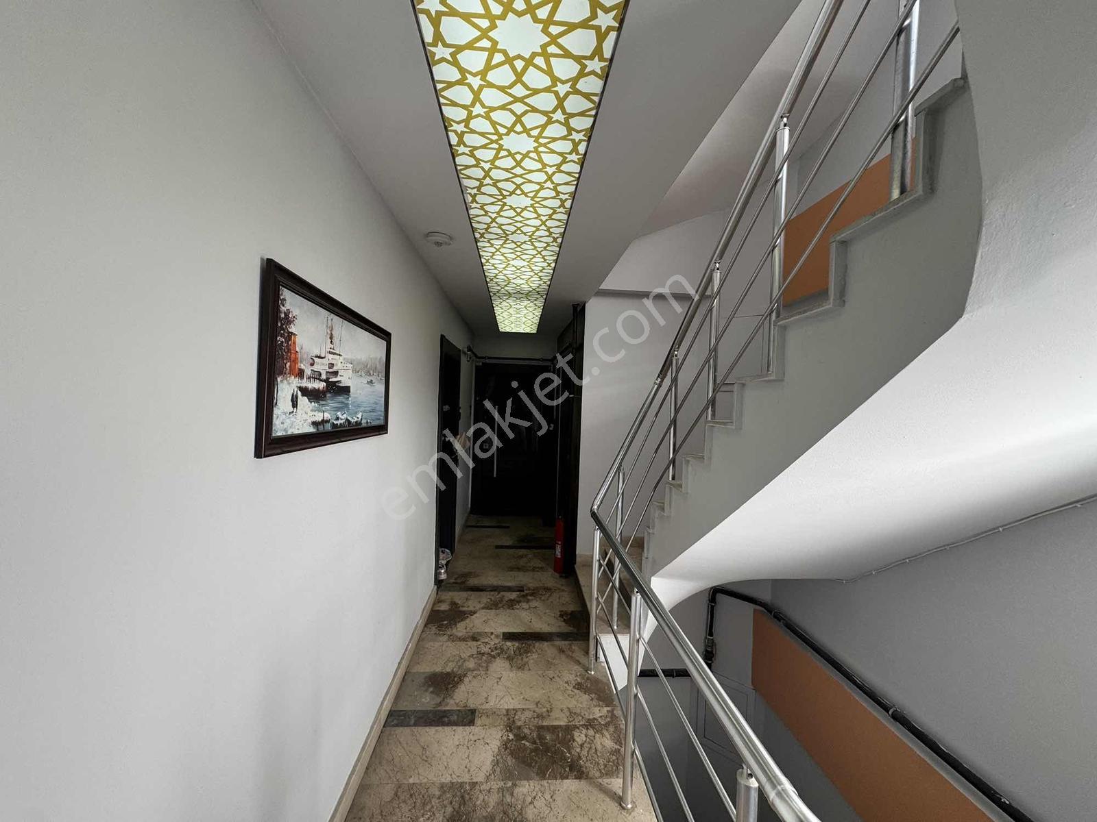 Güzeloba Mahallesinde Eşyalı Satılık 1+1 Daire - Görsel 13