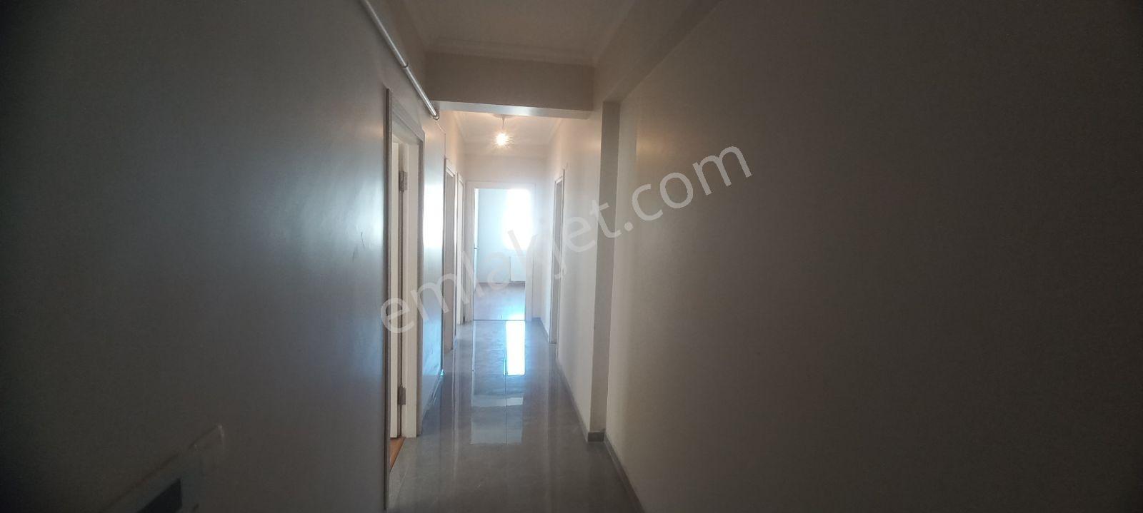 Çakmak Mahallesinde Site İçerisinde Kiralık 2+1 Daire - Görsel 9