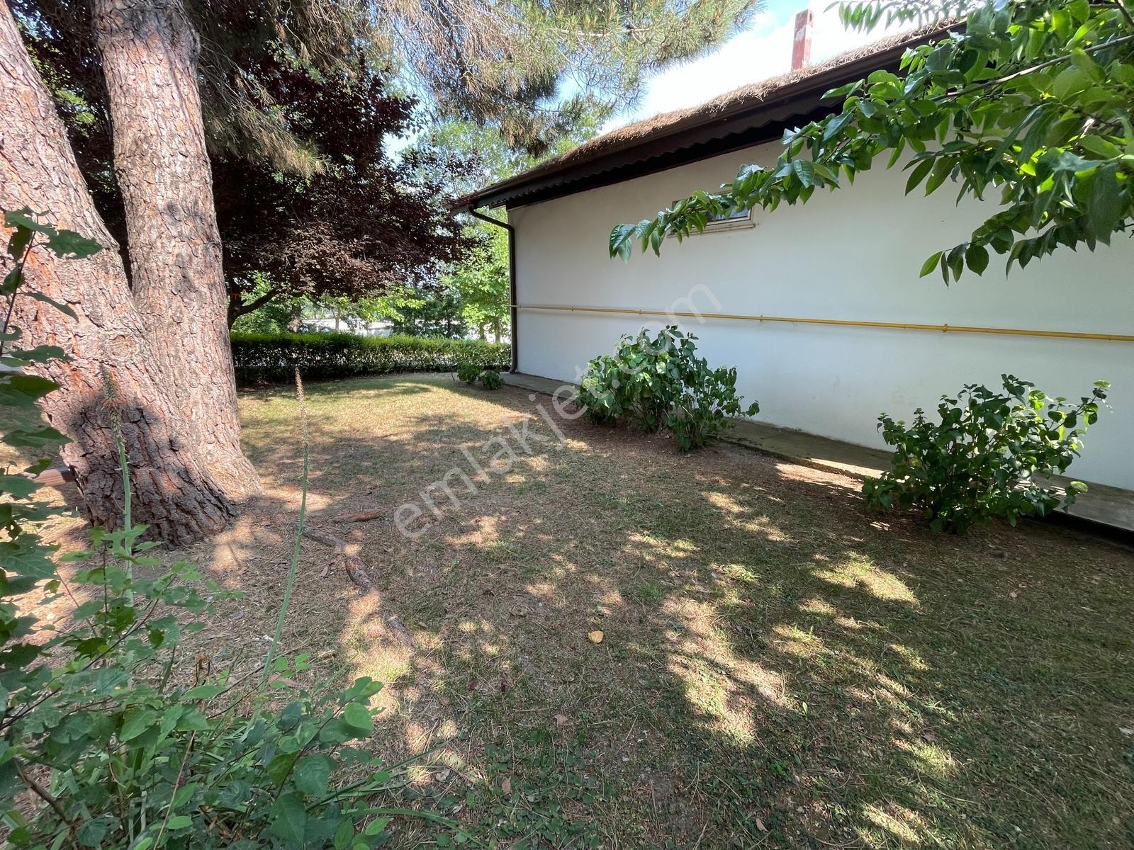 Serdivan Esenkent Sitesi Göl Manzaralı Taşınmaya Hazır Villa - Görsel 18