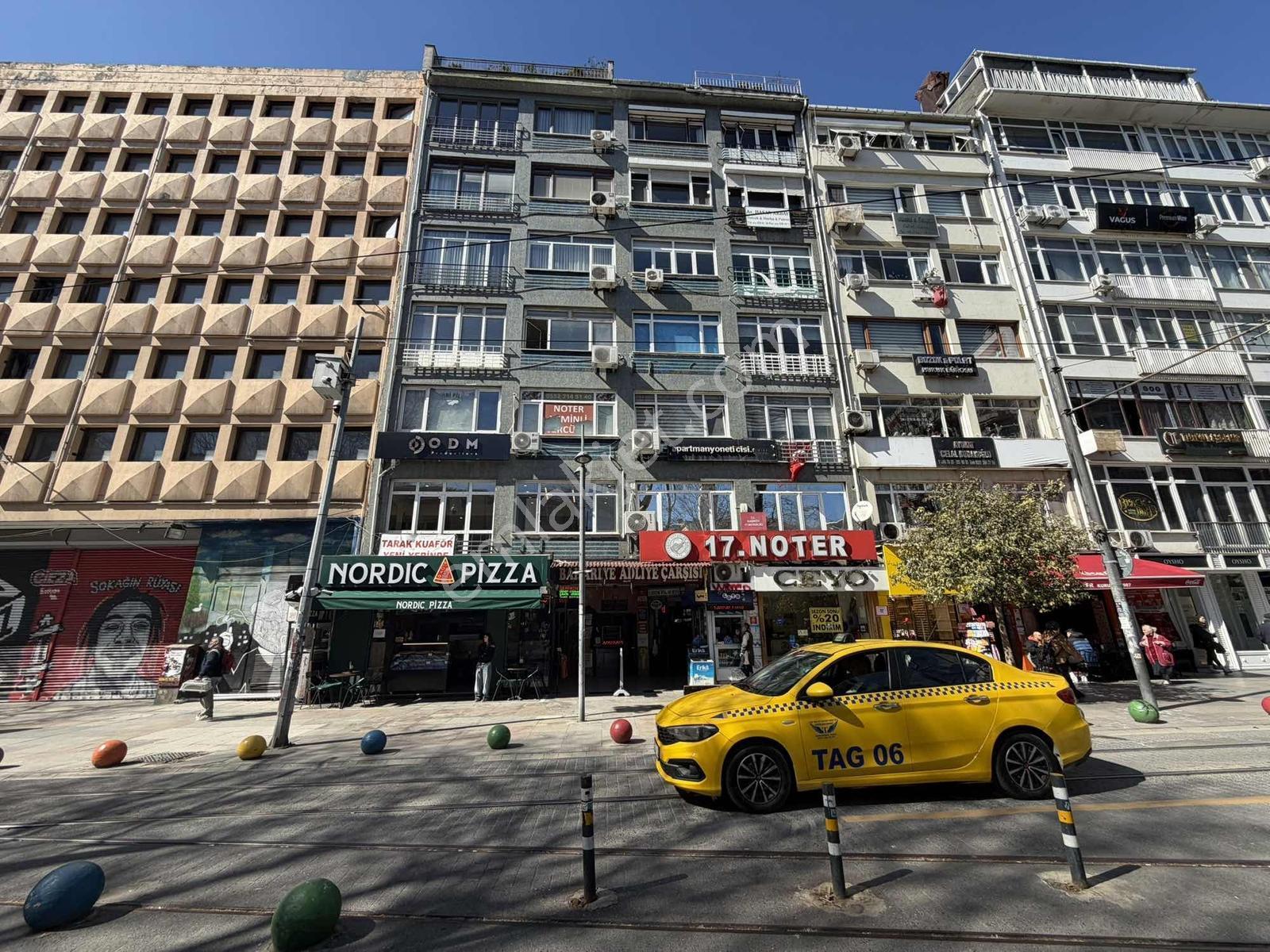 Bahariye General Asım Gündüz Gündüz Cd Üzeri Geniş Satılık Ofis