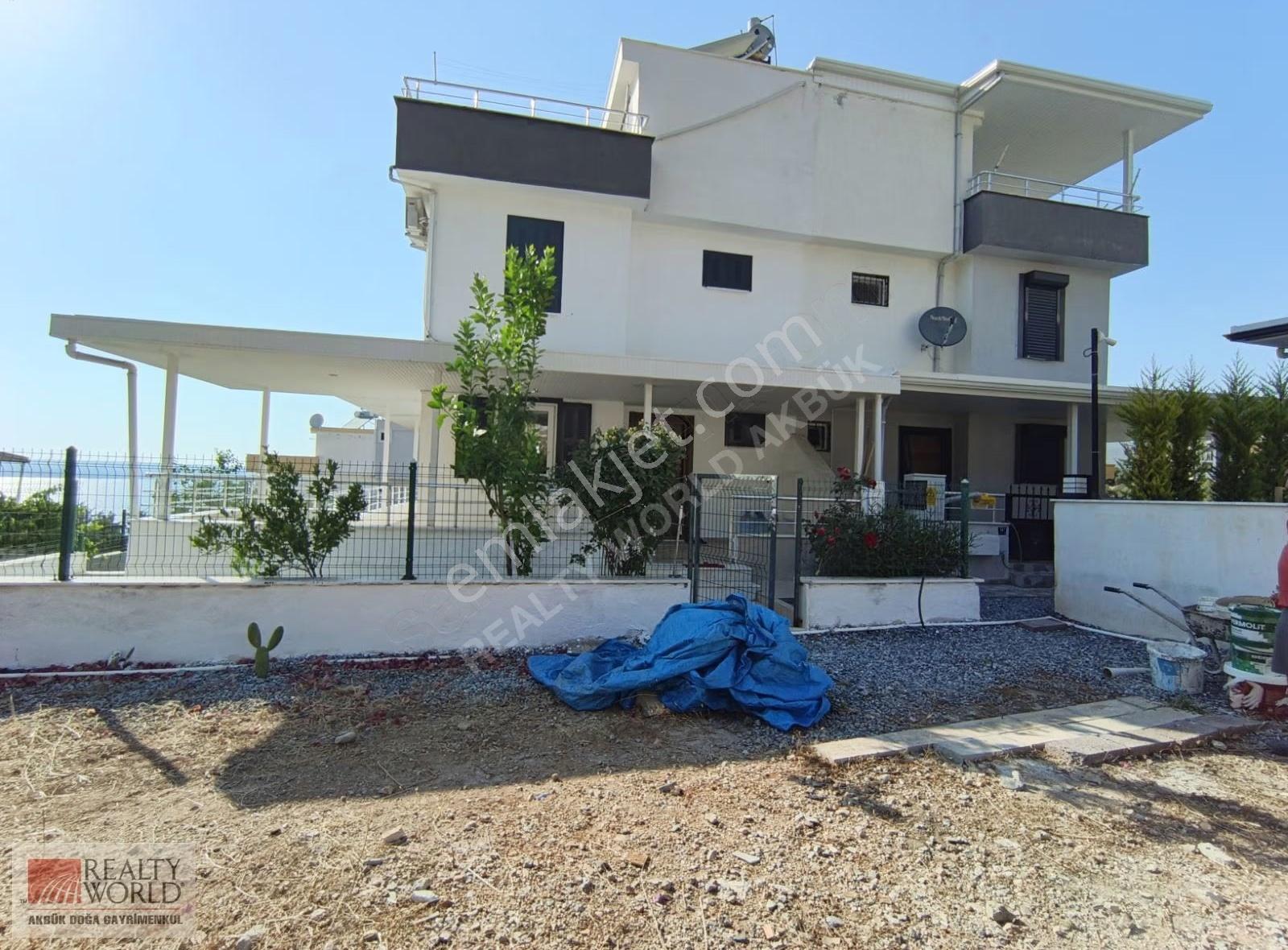 Akbükte Deniz Ve Doğa Manzaralı Özel Villa