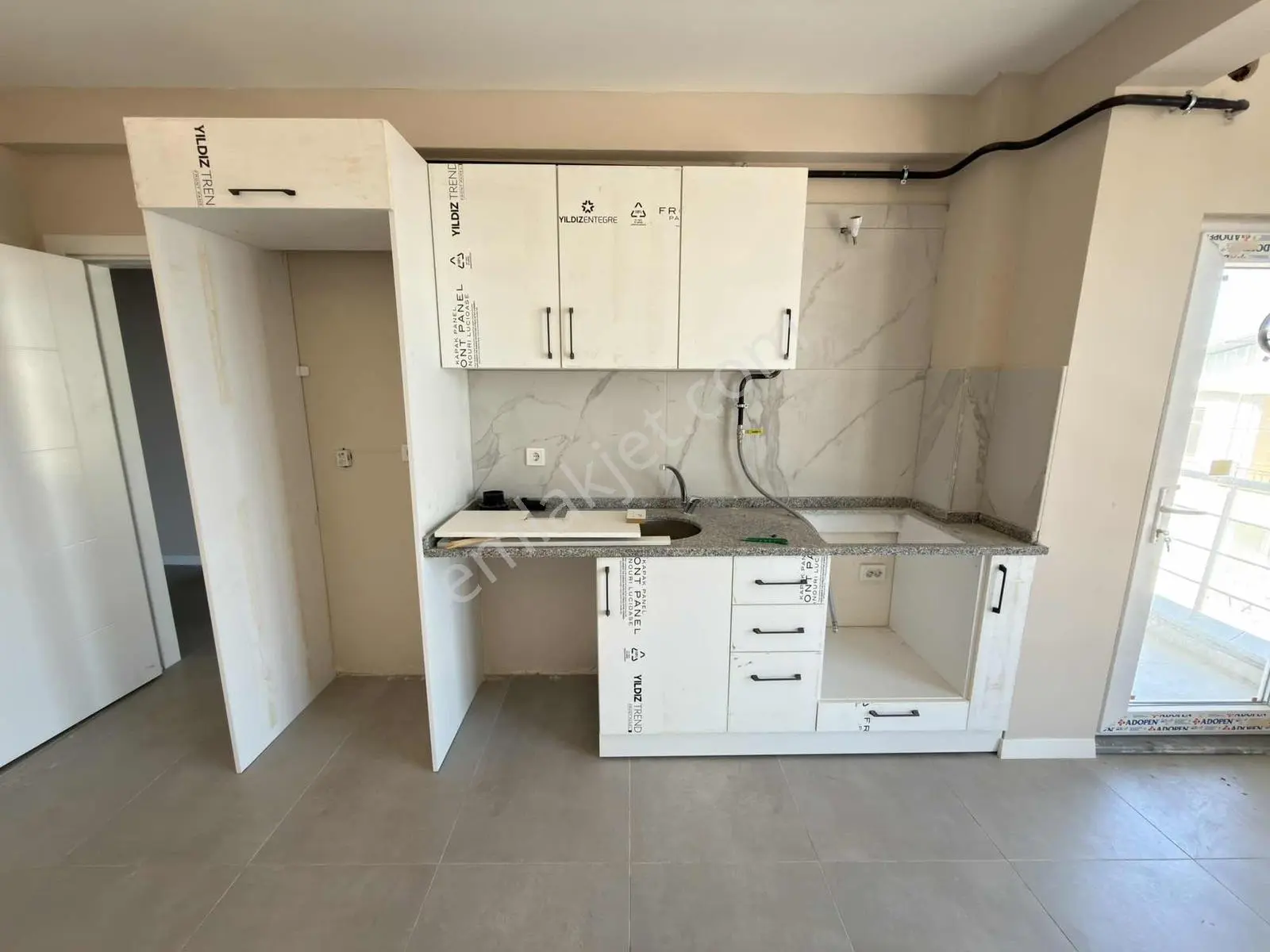 Tapu54 | Arifiye Hanlı Mah. Kiralık Sıfır Daire - Görsel 4