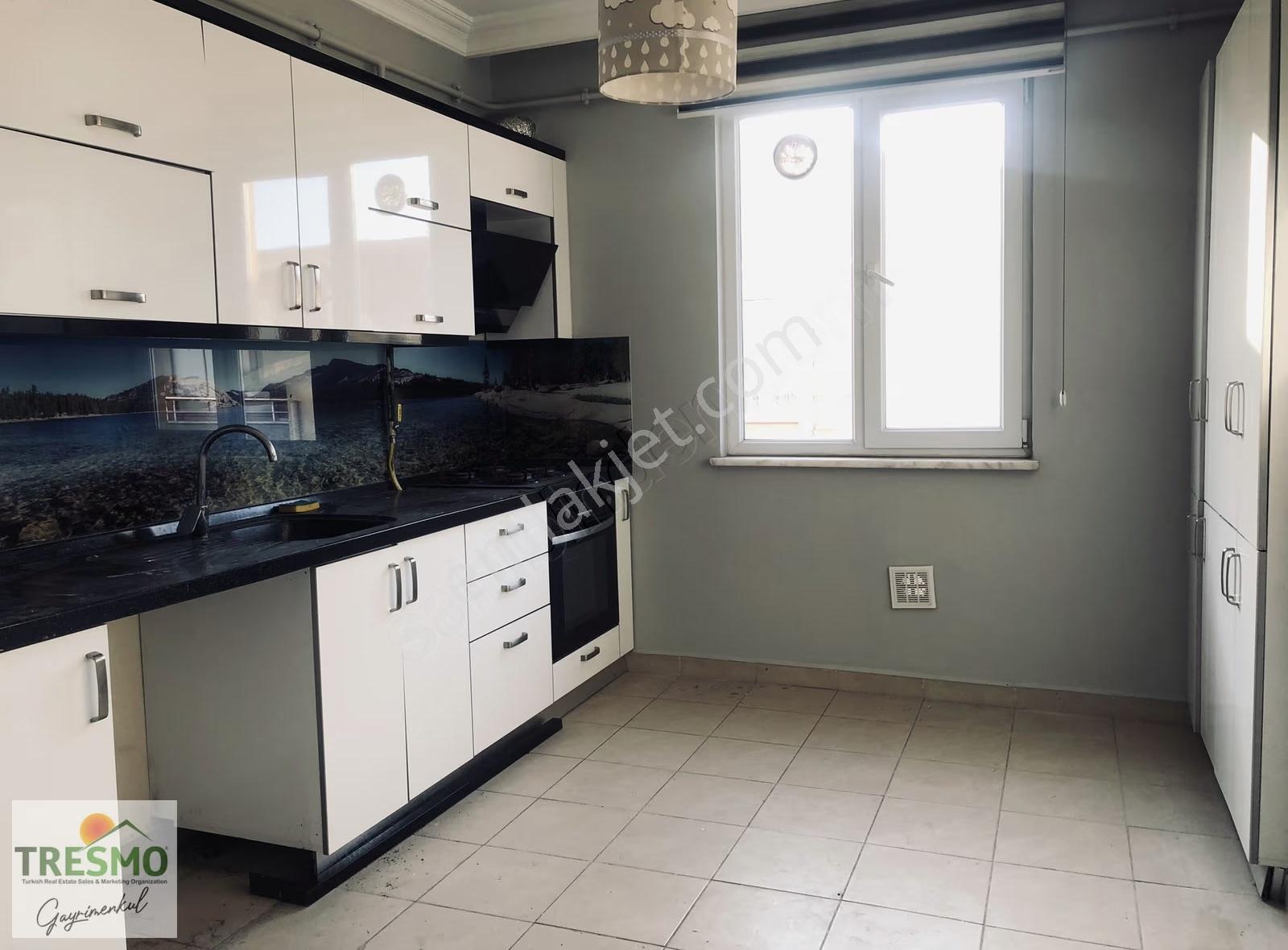 Körfez Güney Mahallesinde 3+1 Kiralık Çatı Dubleks Daire - Görsel 2
