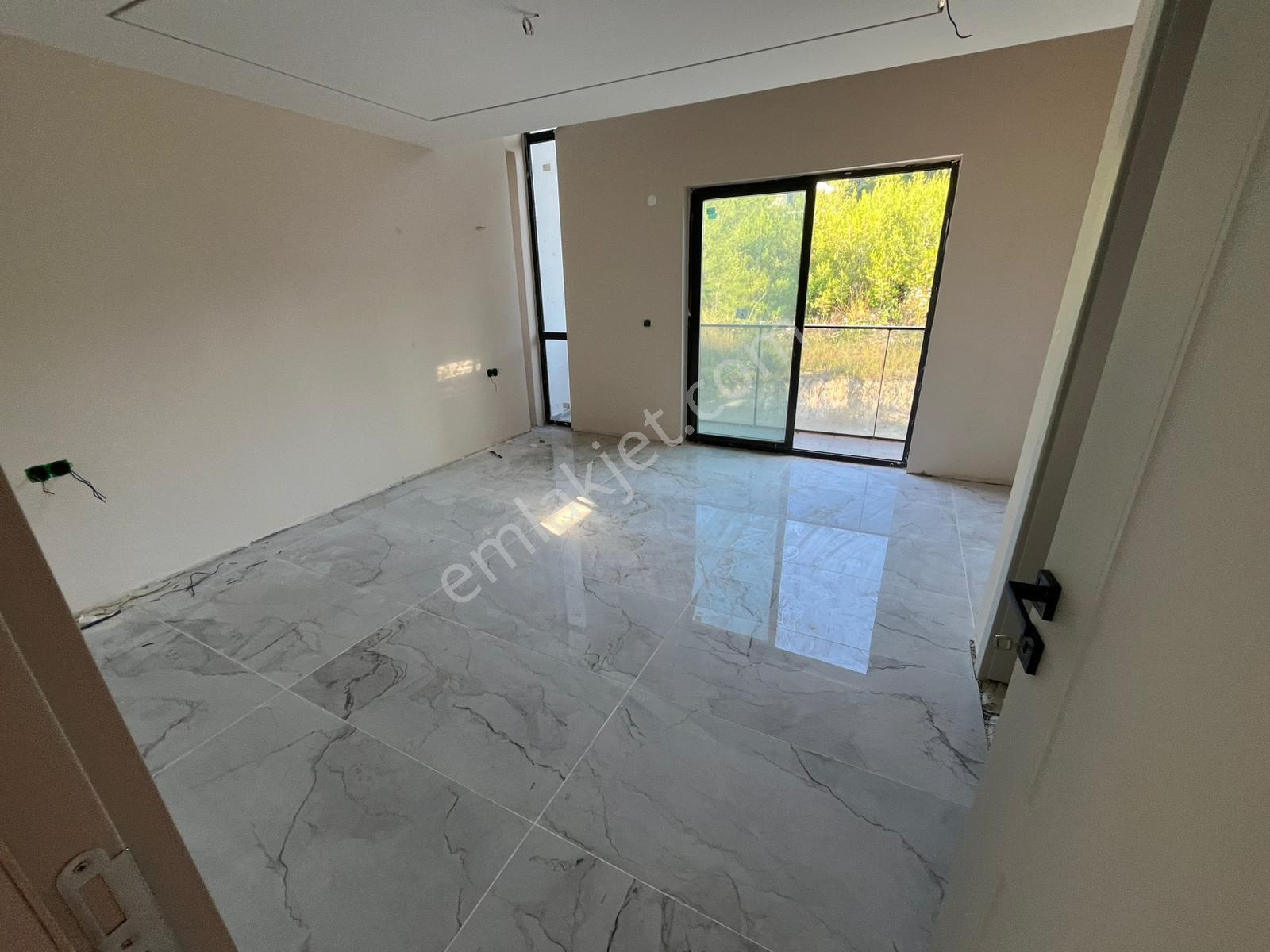 Modern Mimari İle Özel Havuzlu Tek Müstakil 3 + 1 Villa - Görsel 7