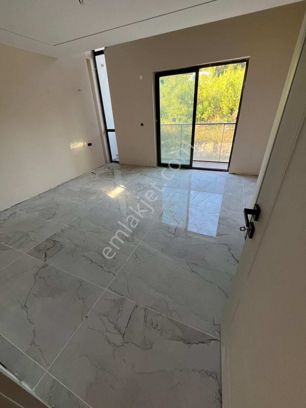 Modern Mimari İle Özel Havuzlu Tek Müstakil 3 + 1 Villa - Görsel 16